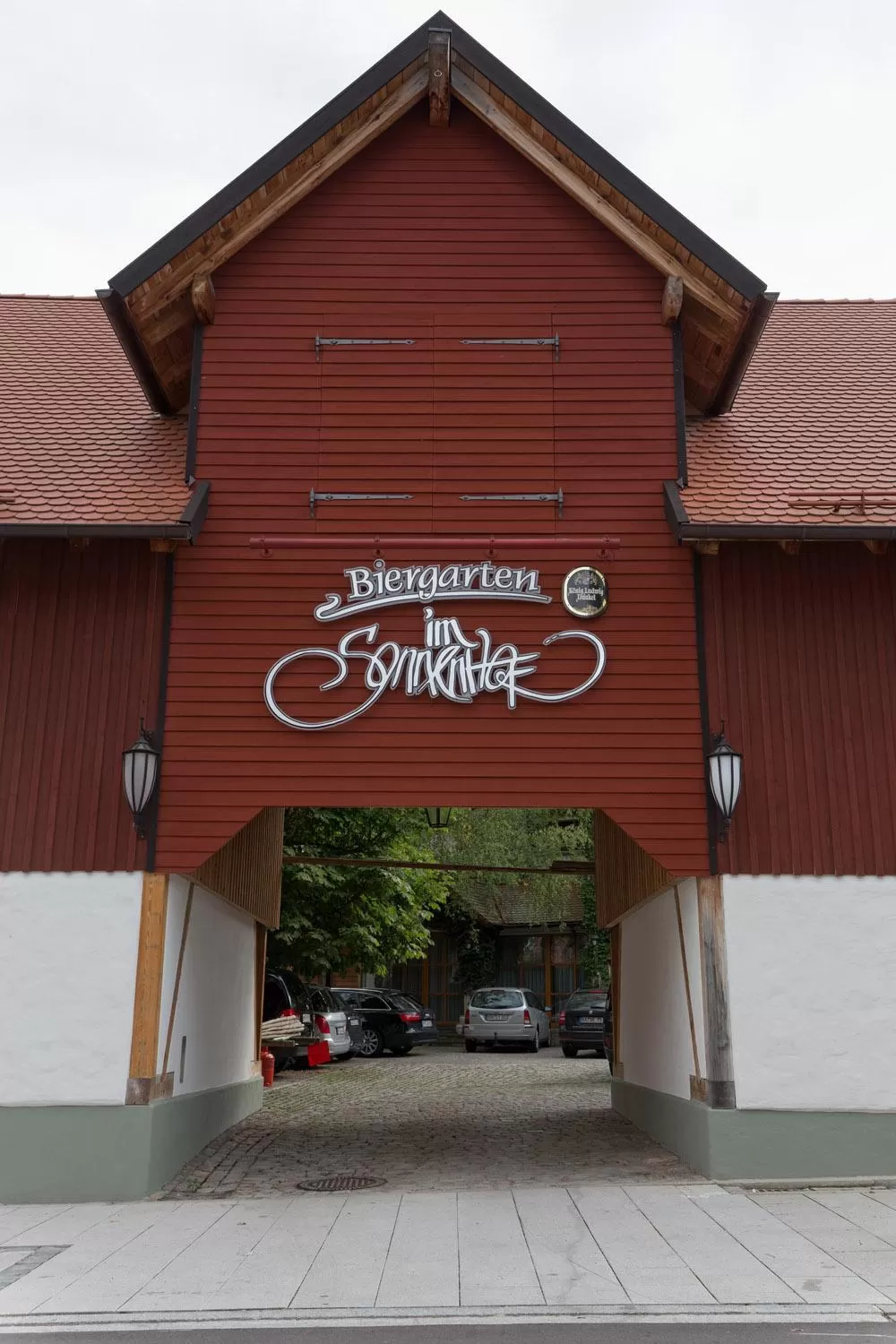 Facade/entrance, Property Building in Zum Sonnenwirt