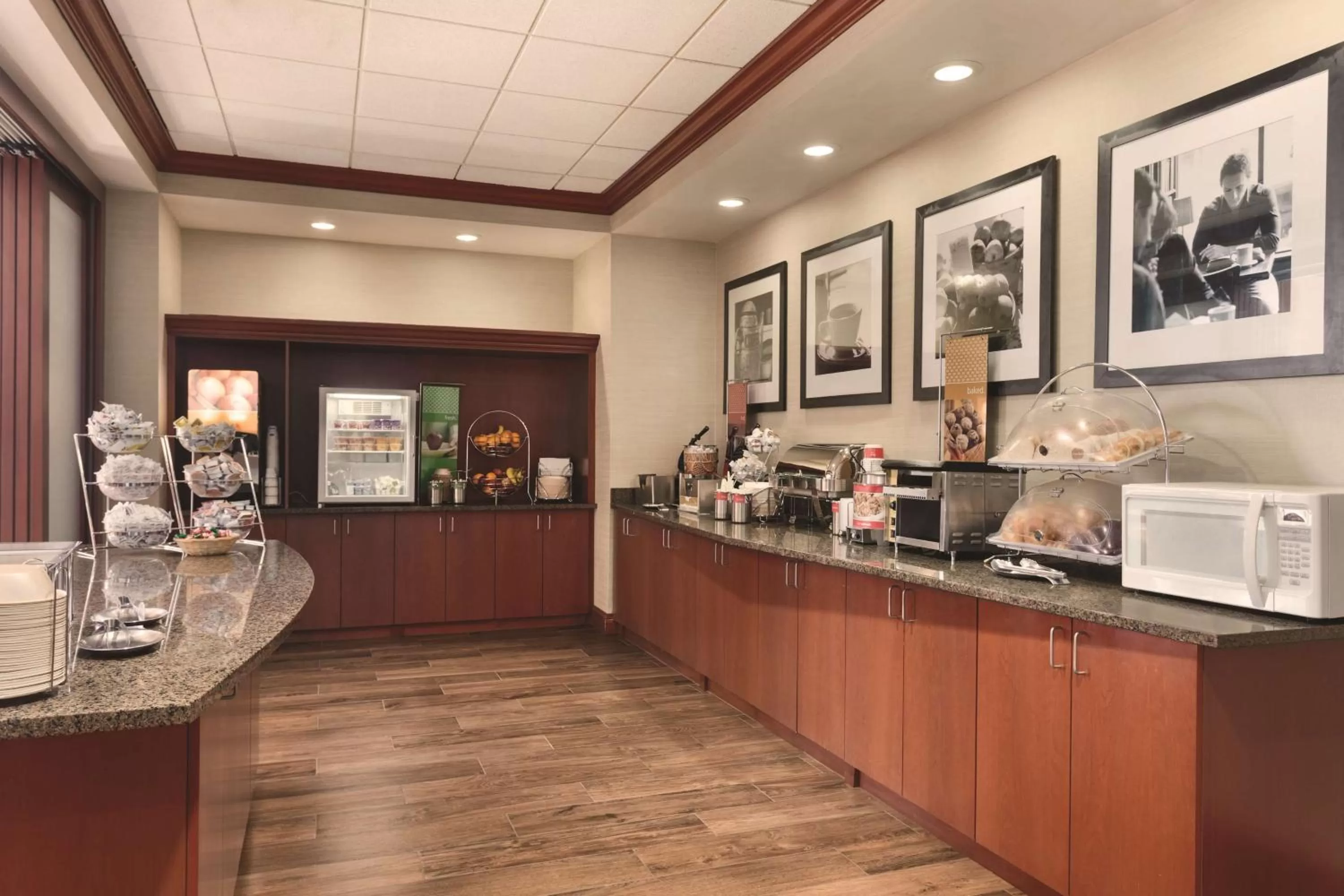 Breakfast in Hampton Inn & Suites Mystic