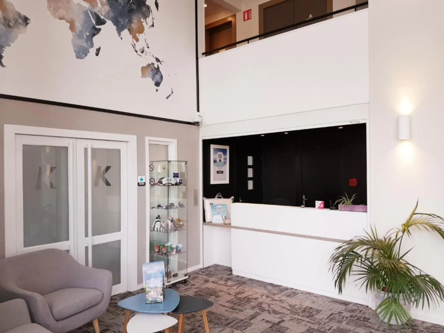 Lobby or reception in Kyriad Hôtel La Fleche