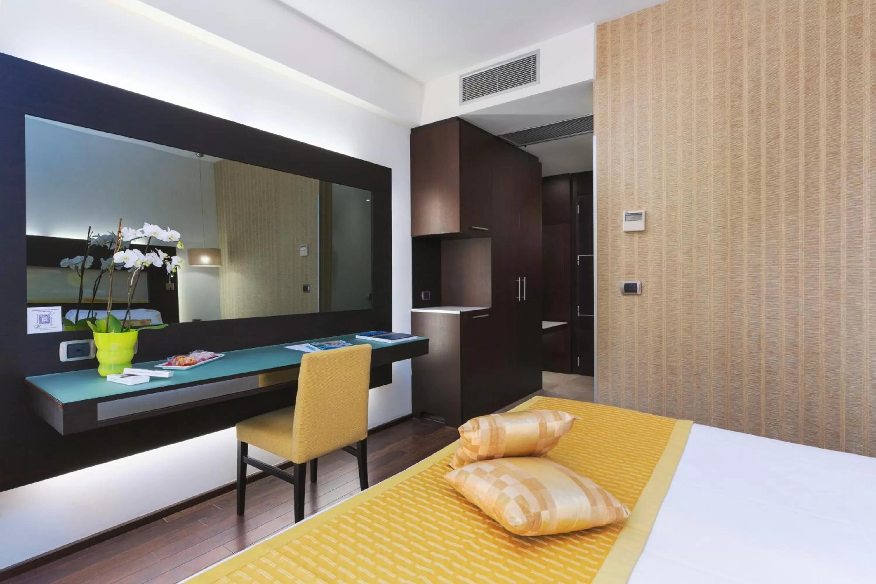 Photo of the whole room, Bed in Hotel Mercure Siracusa