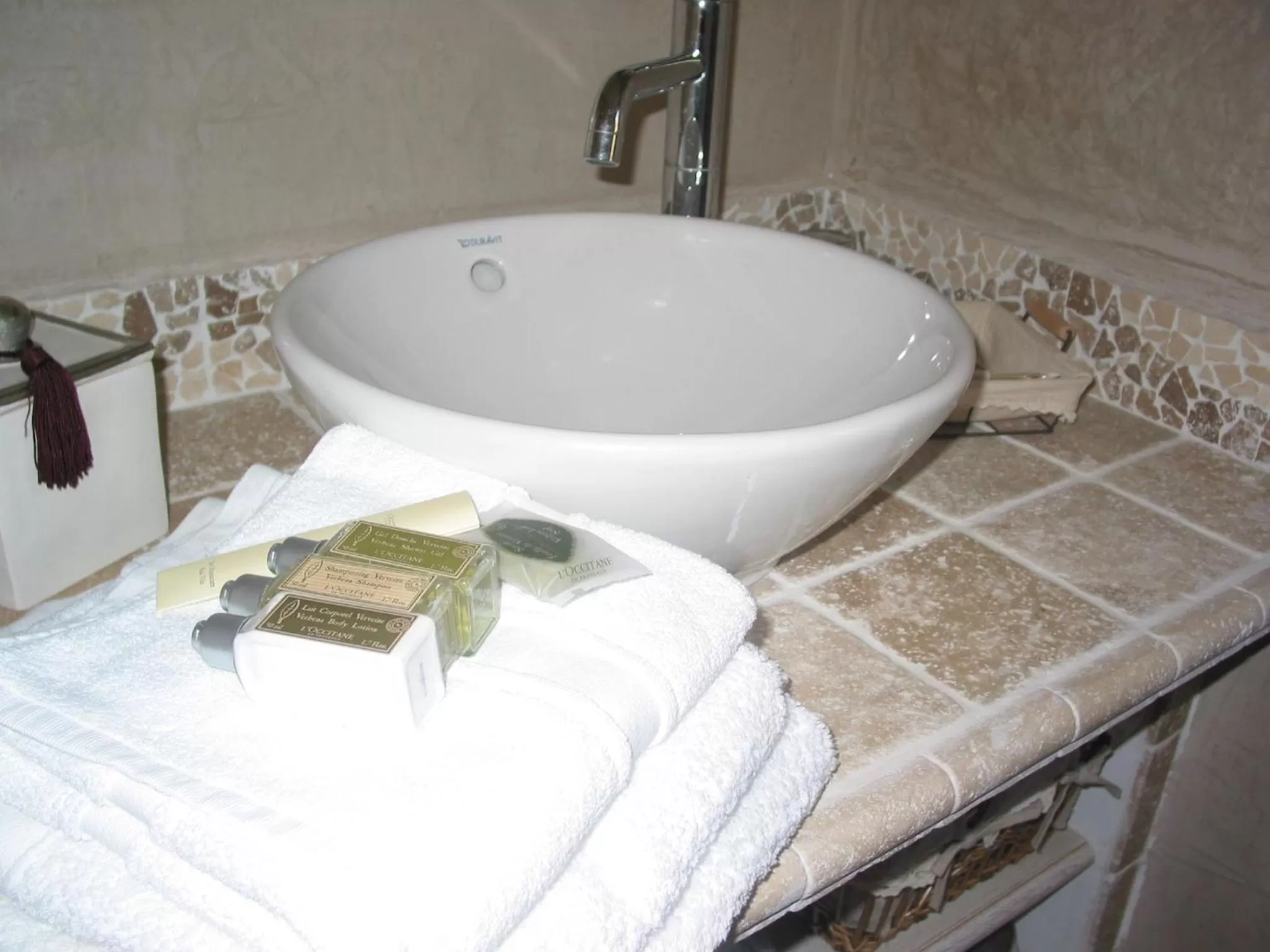 Decorative detail, Bathroom in Mas de l'Olivette