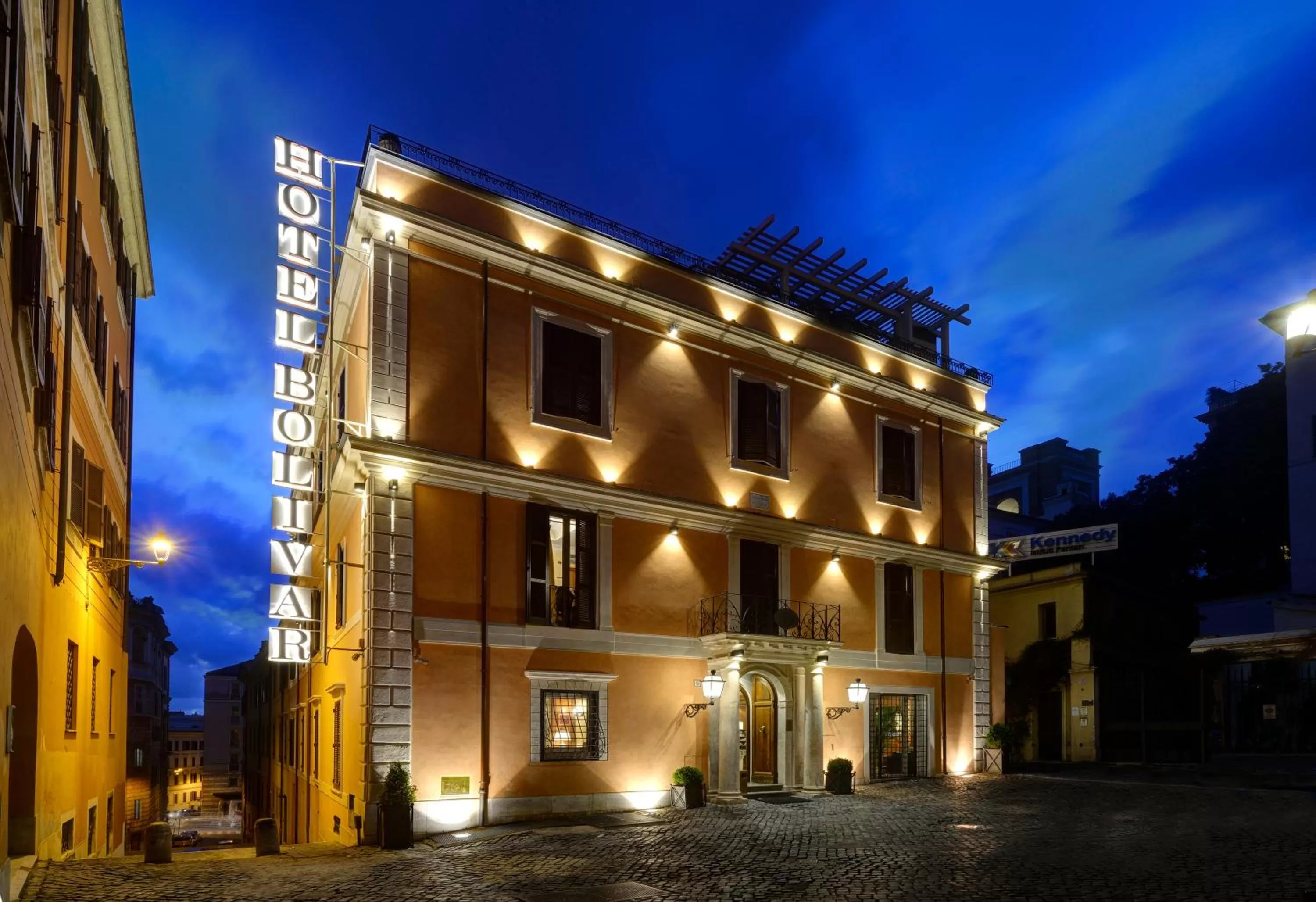 Property building in Hotel Bolivar