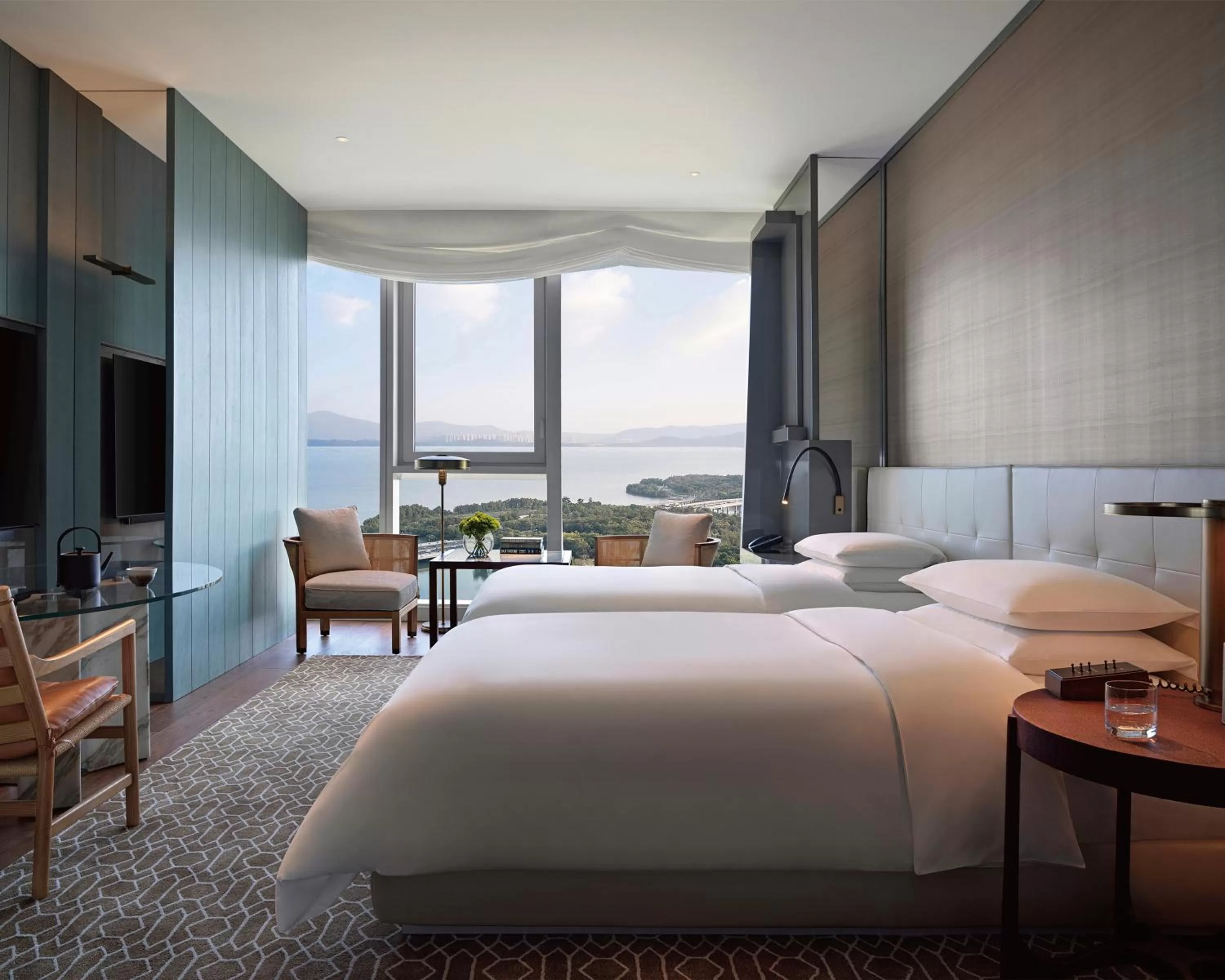 Photo of the whole room, Bed in Andaz Shenzhen Bay
