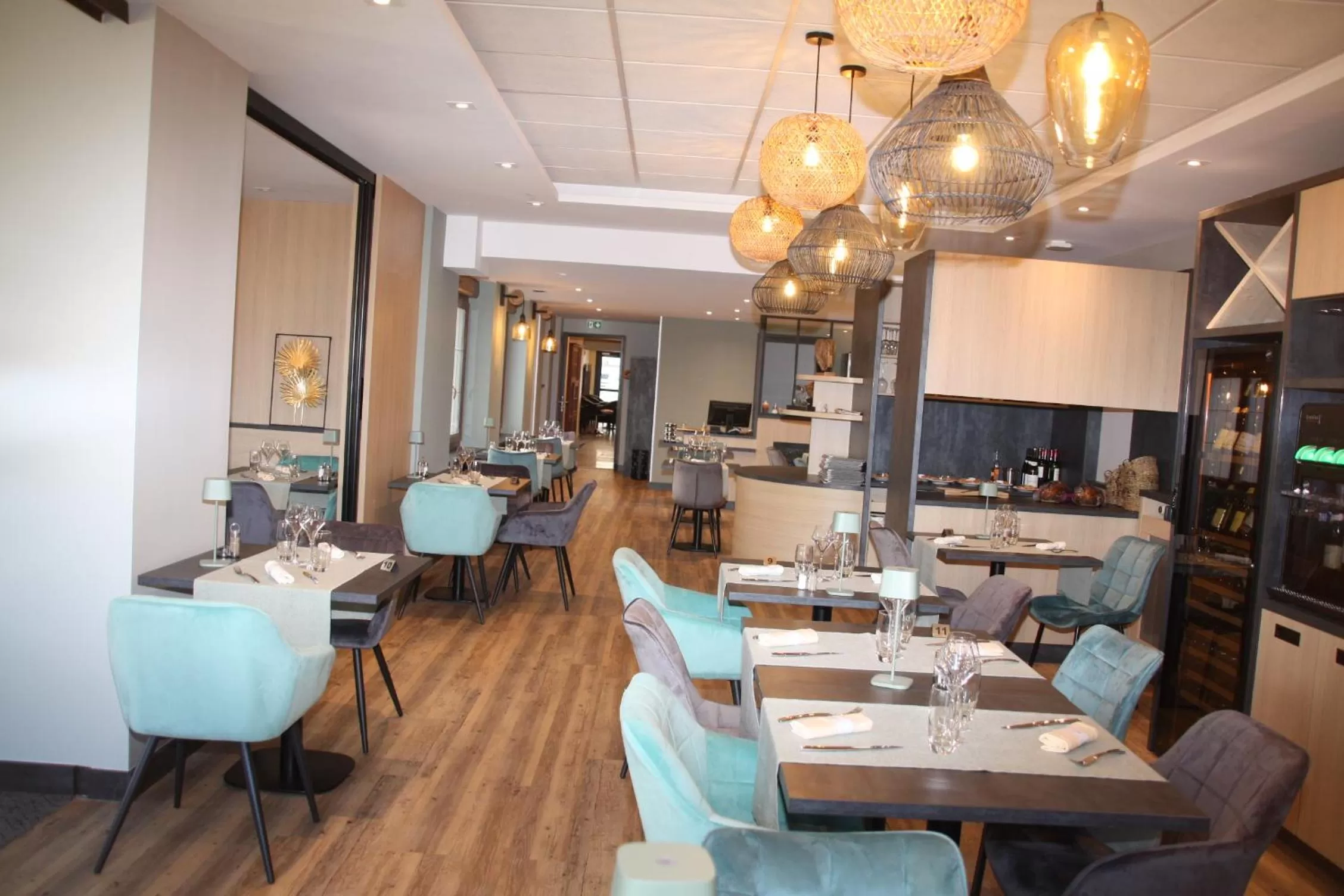 Restaurant/places to eat in Logis Hôtel- Restaurant La Renaissance