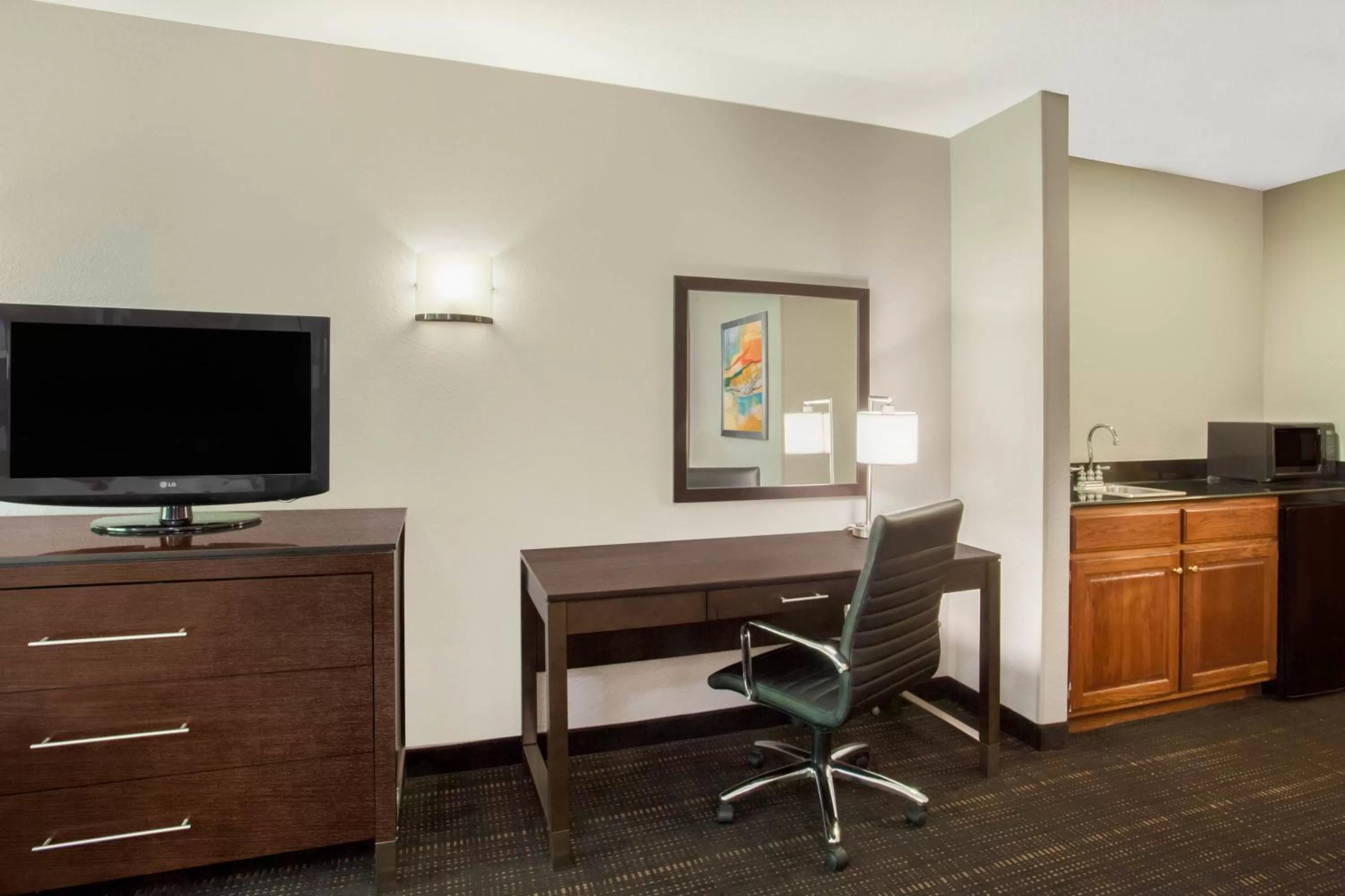 King Studio Suite - Non-Smoking in Wingate by Wyndham Columbia