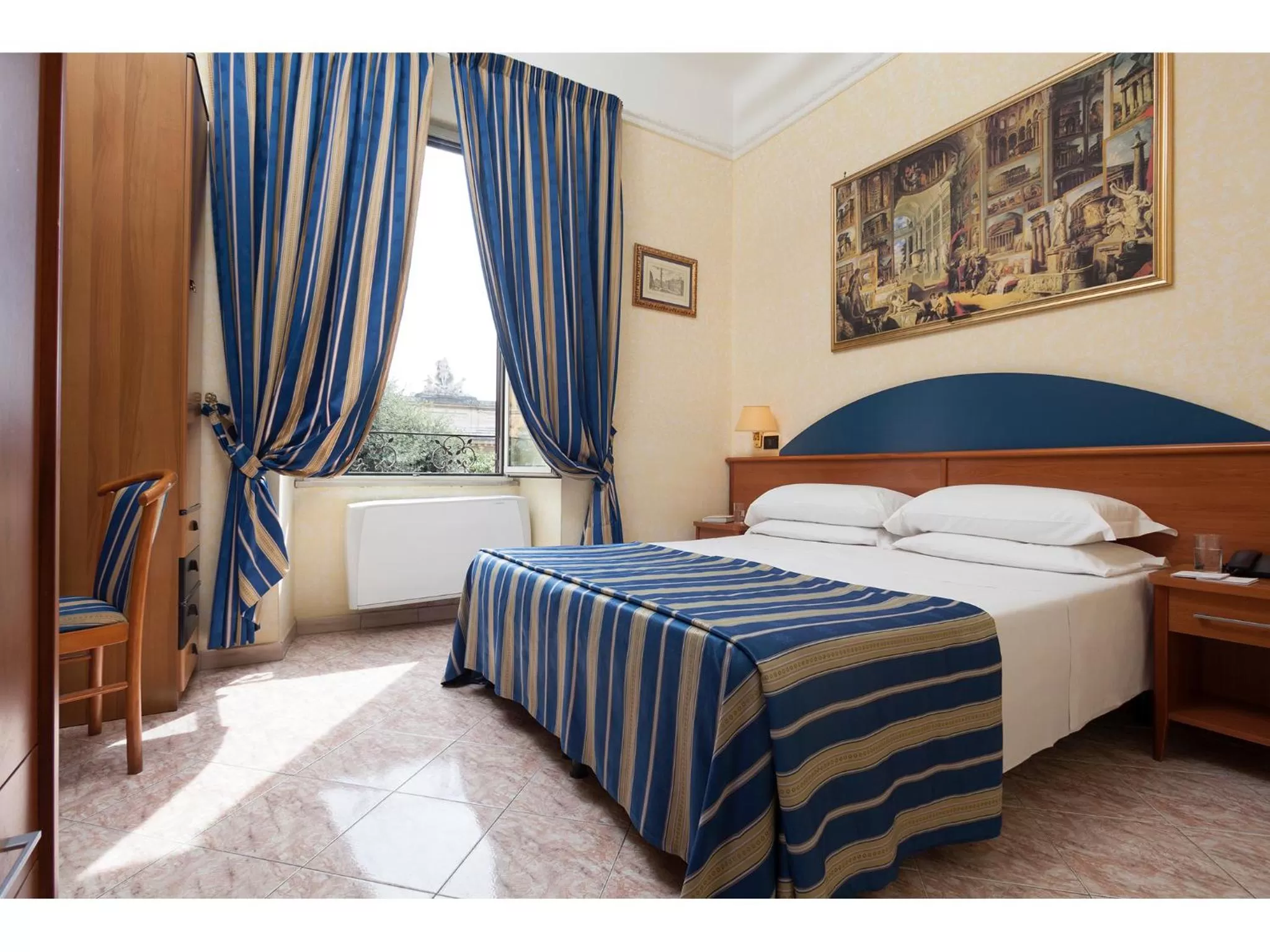 Garden view, Bed in Hotel Kennedy