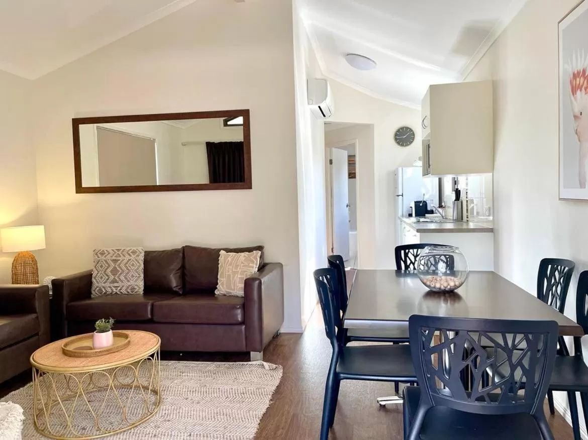 Living room in Esk Caravan Park & Rail Trail Motel