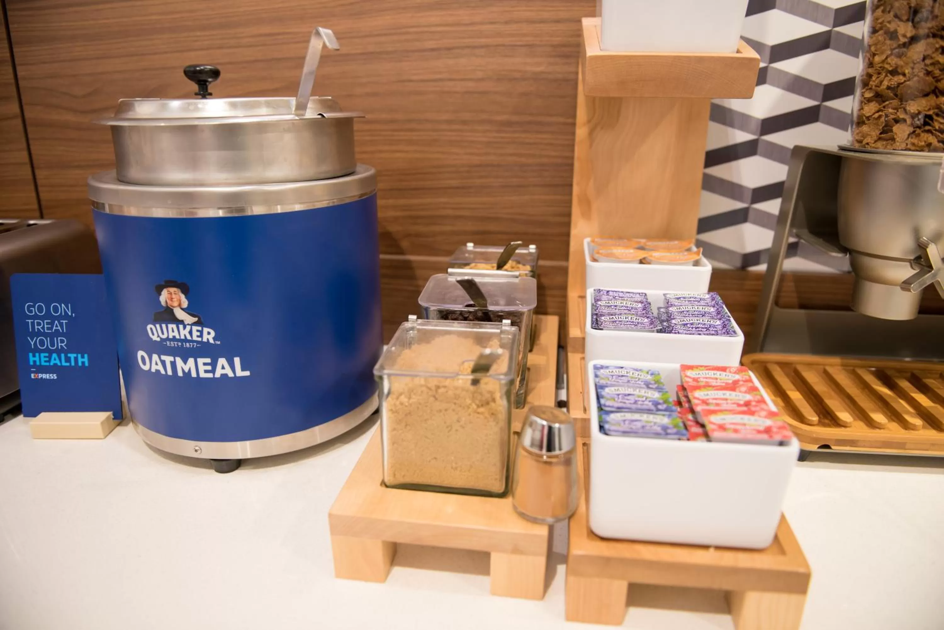 Breakfast in Holiday Inn Express Hotel & Suites Elkhart-South by IHG