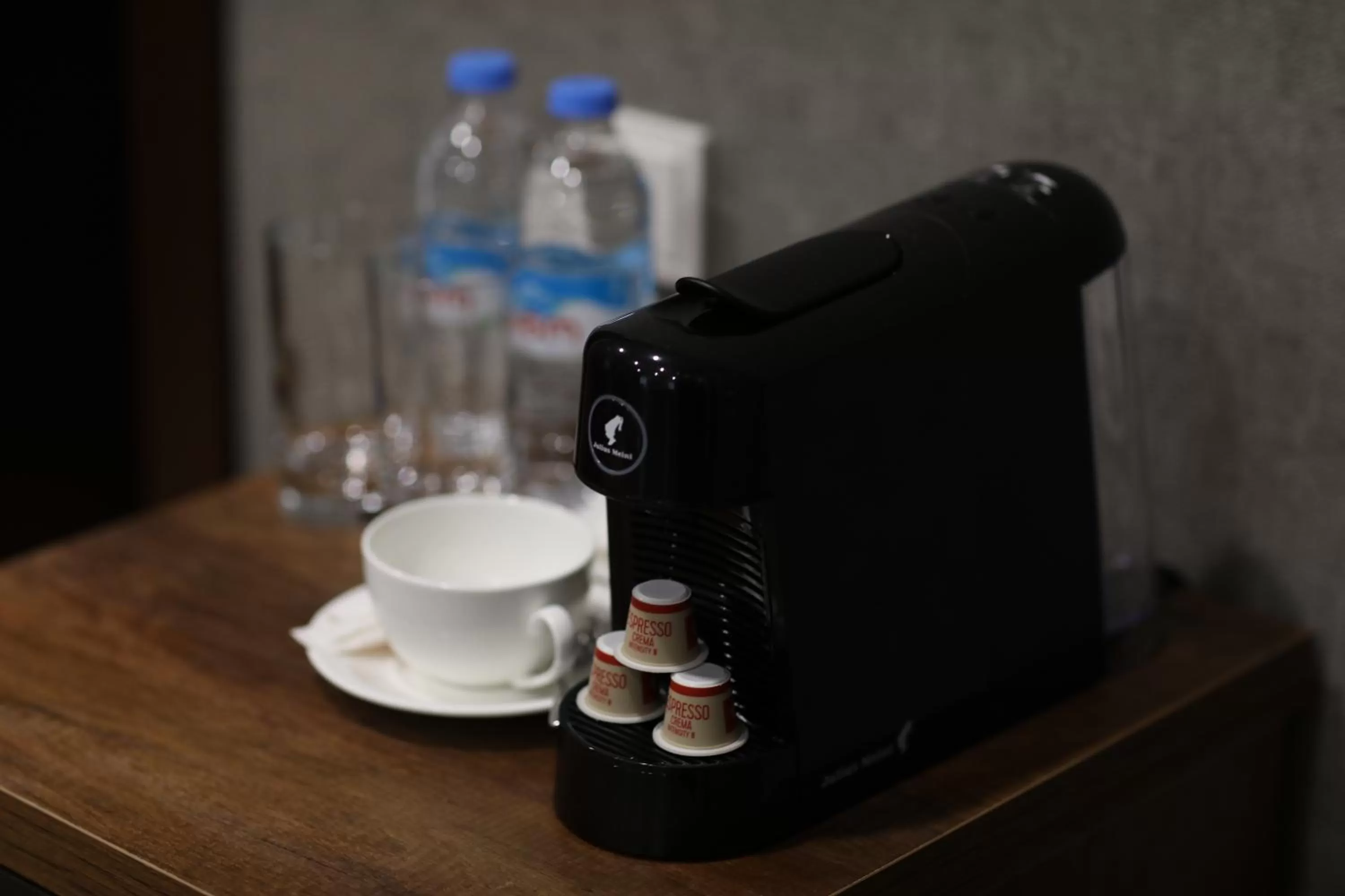 Coffee/tea facilities in Theory Hotel