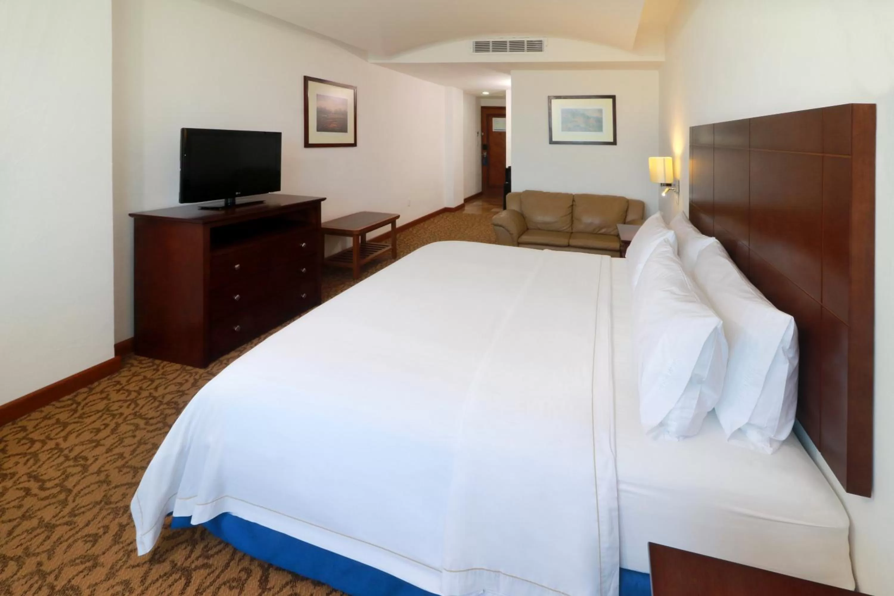 Bedroom, Bed in Holiday Inn Express Nuevo Laredo by IHG