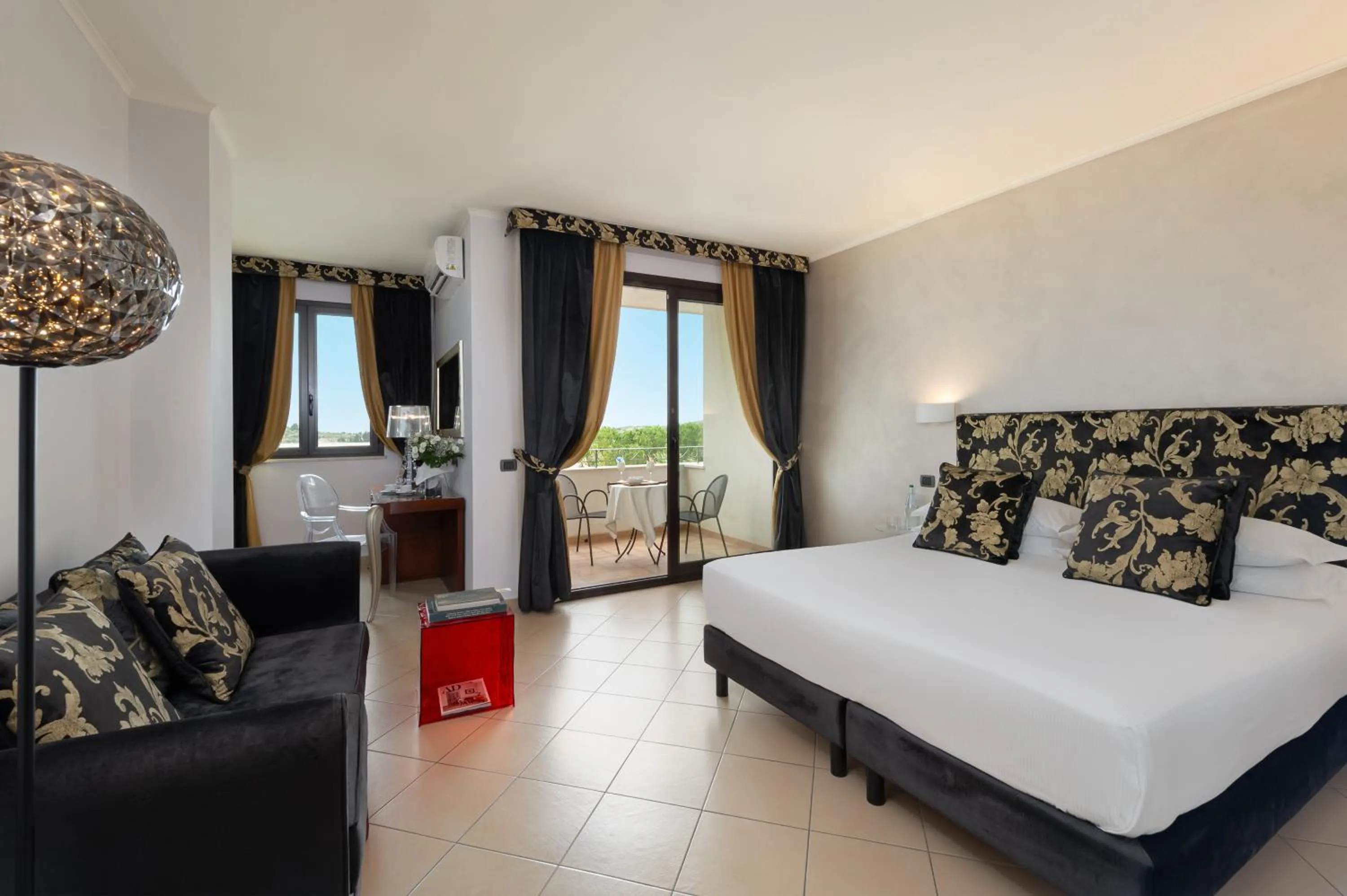 Photo of the whole room, Bed in Grand Hotel Sofia