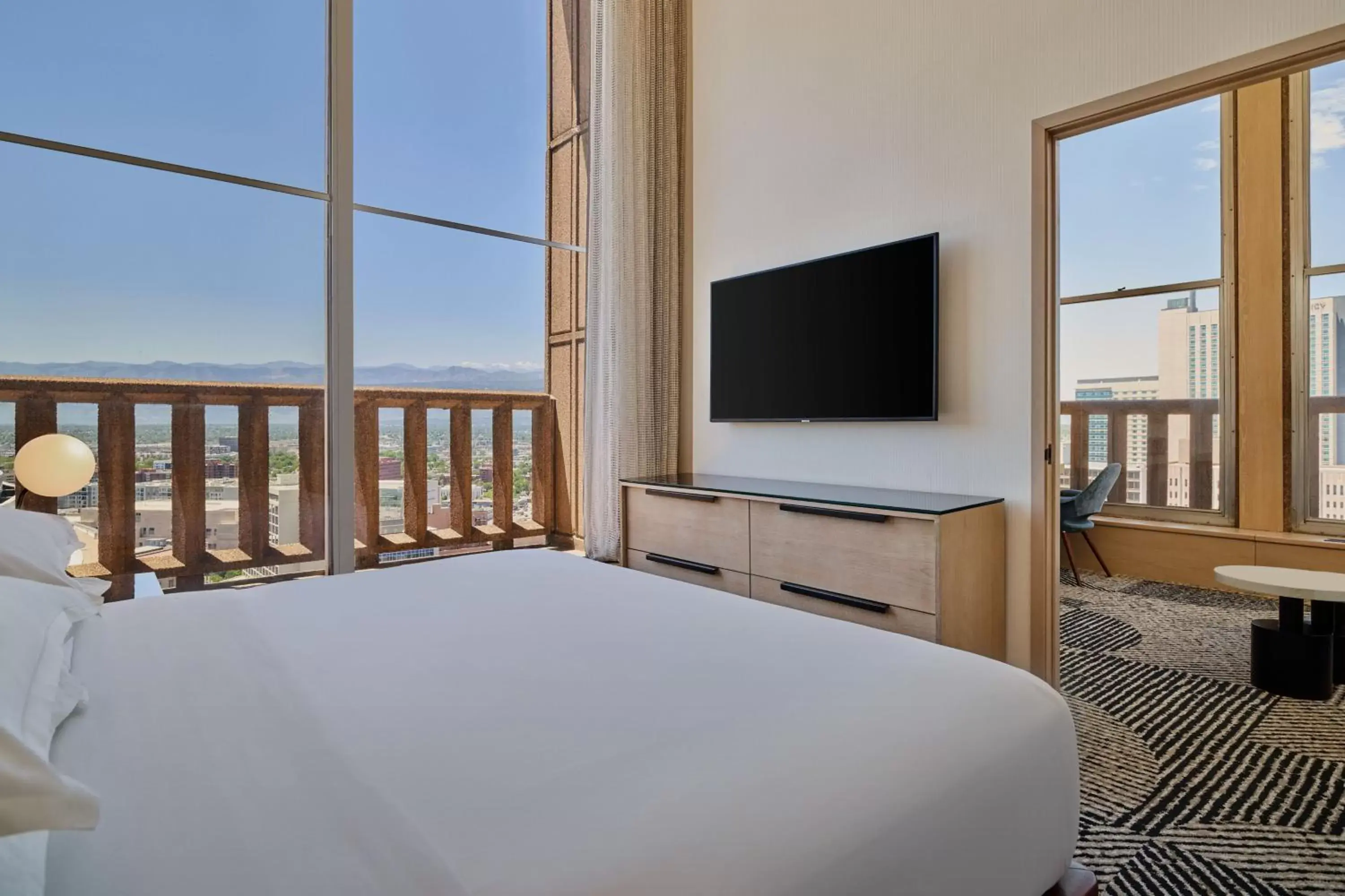 Luxury One-Bedroom King Suite with City View in Sheraton Denver Downtown Hotel Luxury One-Bedroom King Suite with City View in Sheraton Denver Downtown Hotel