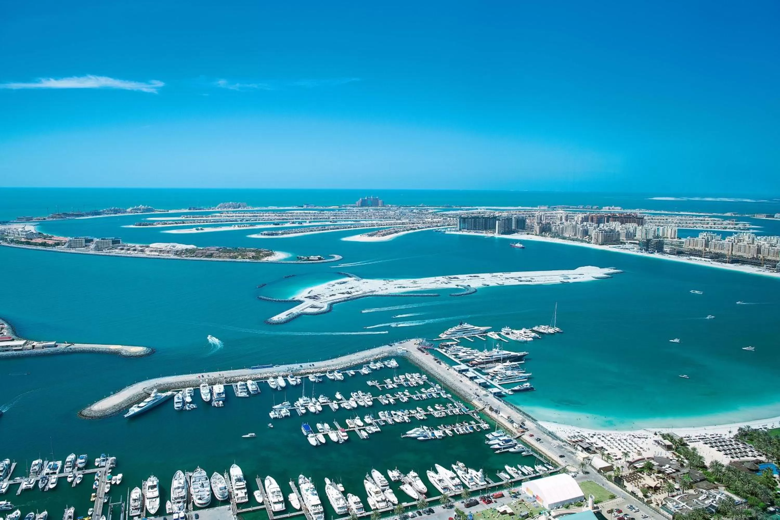 Bedroom in Dubai Marriott Harbour Hotel And Suites