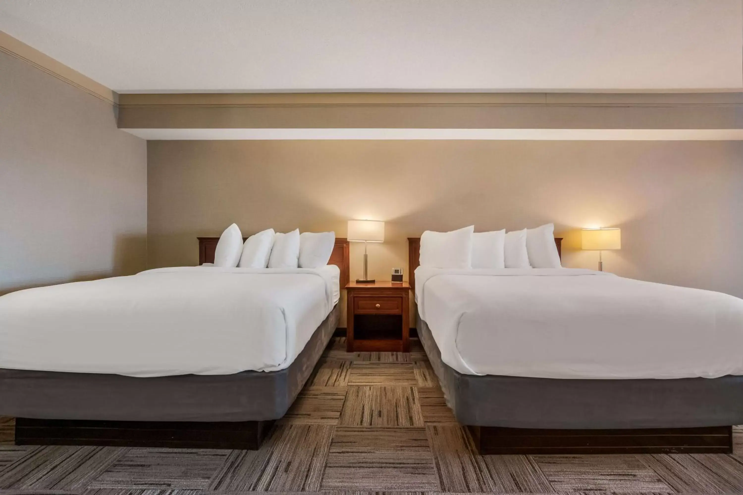 Room with Two Queen Beds and Fireplace in Best Western Brantford Hotel and Conference Centre Room with Two Queen Beds and Fireplace in Best Western Brantford Hotel and Conference Centre