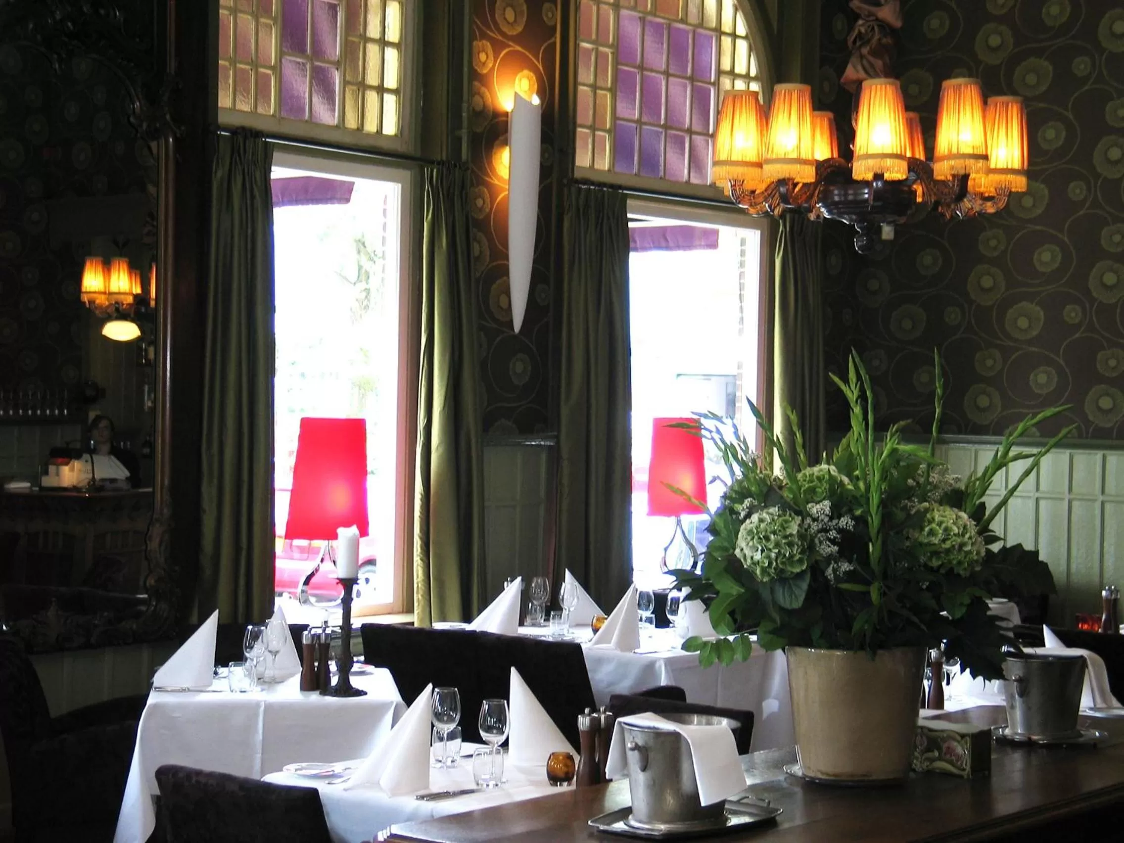 Restaurant/places to eat in Augusta Hotel