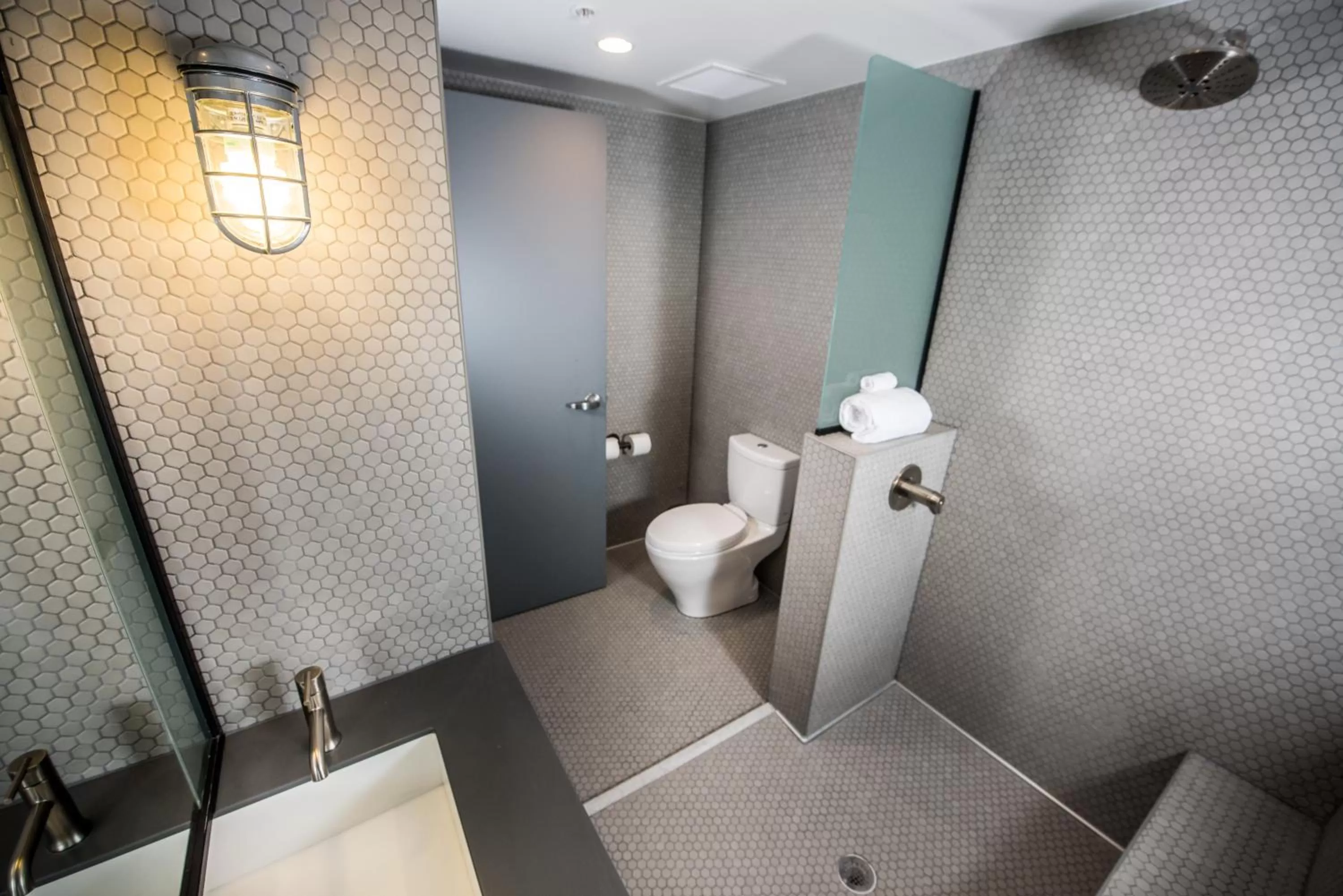 Shower in Found Re Phoenix