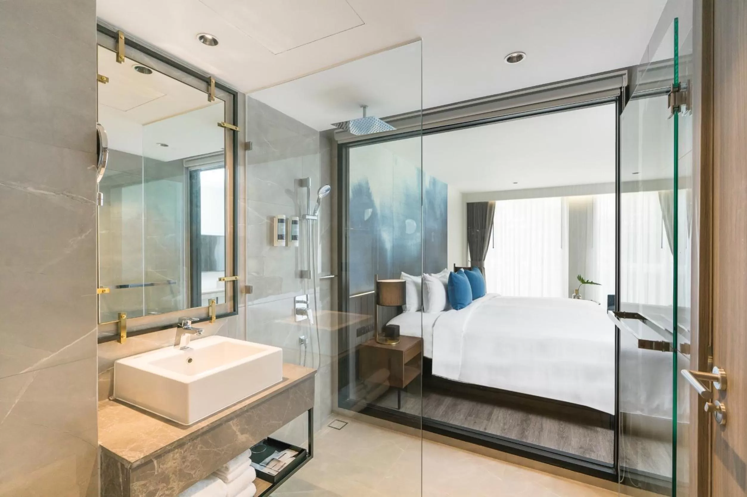 Bathroom, Bed in Best Western Plus Nexen Pattaya