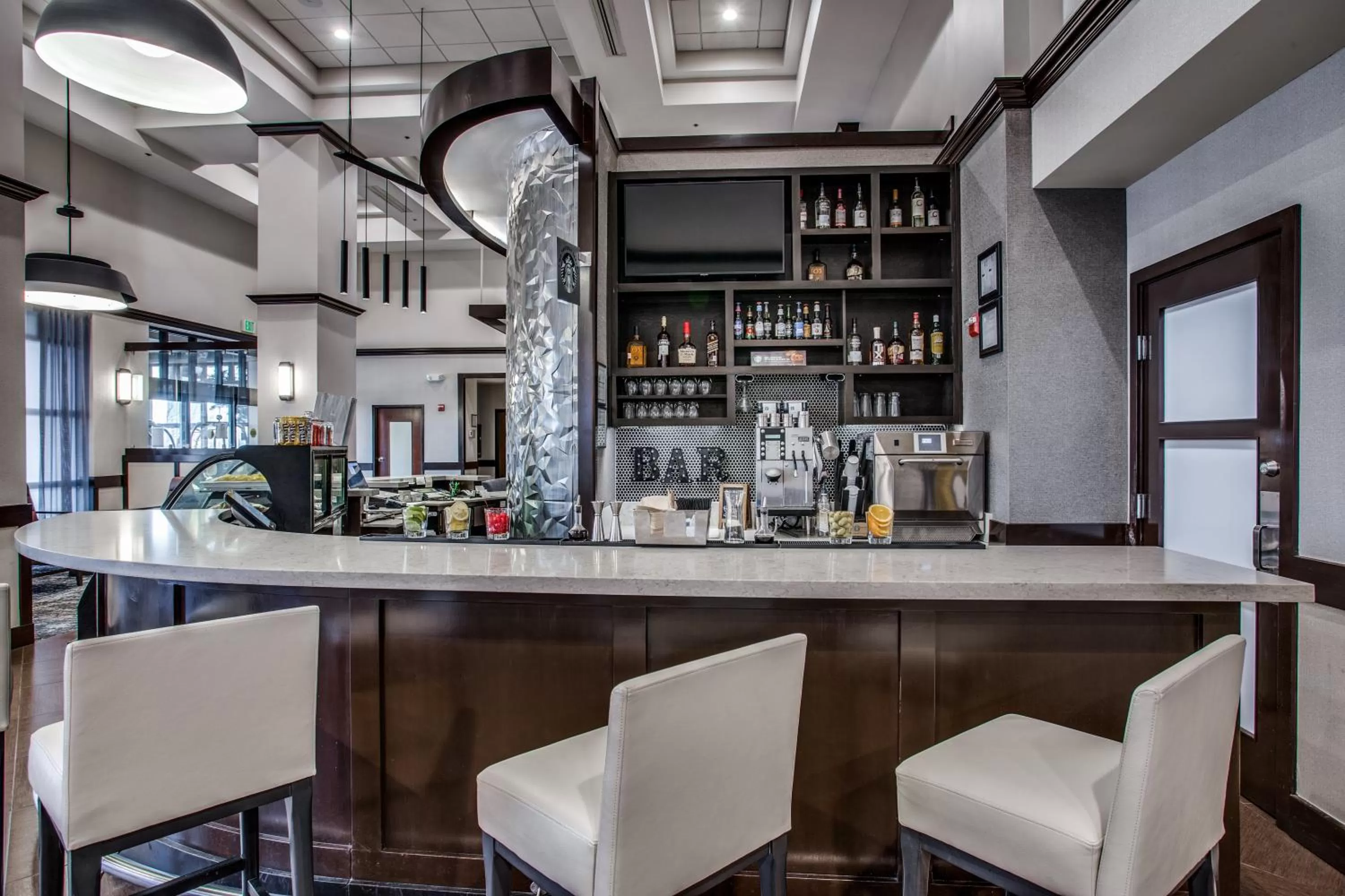 Lounge or bar in Hyatt Place Fort Worth/Hurst