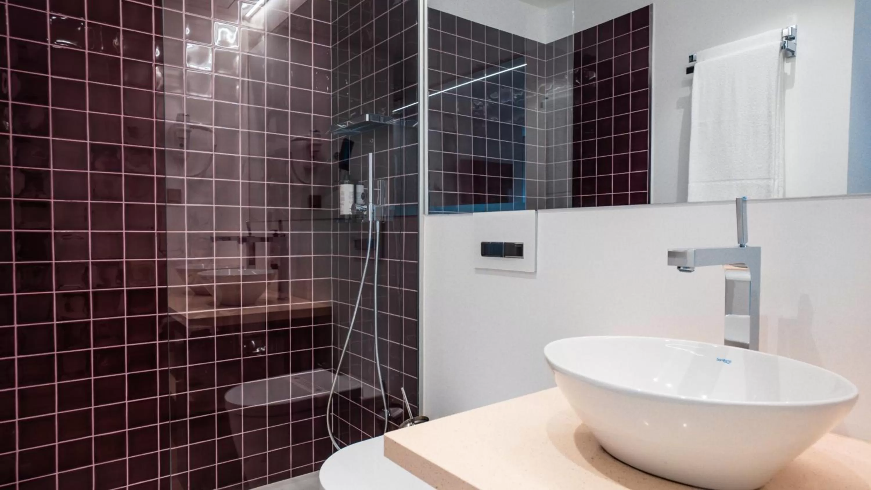 Bathroom in Hills Hotel Lisboa