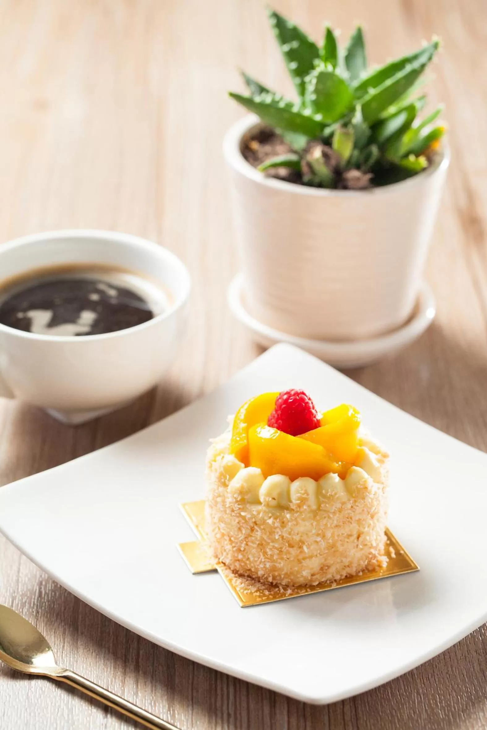 Restaurant/places to eat in Regal Kowloon Hotel