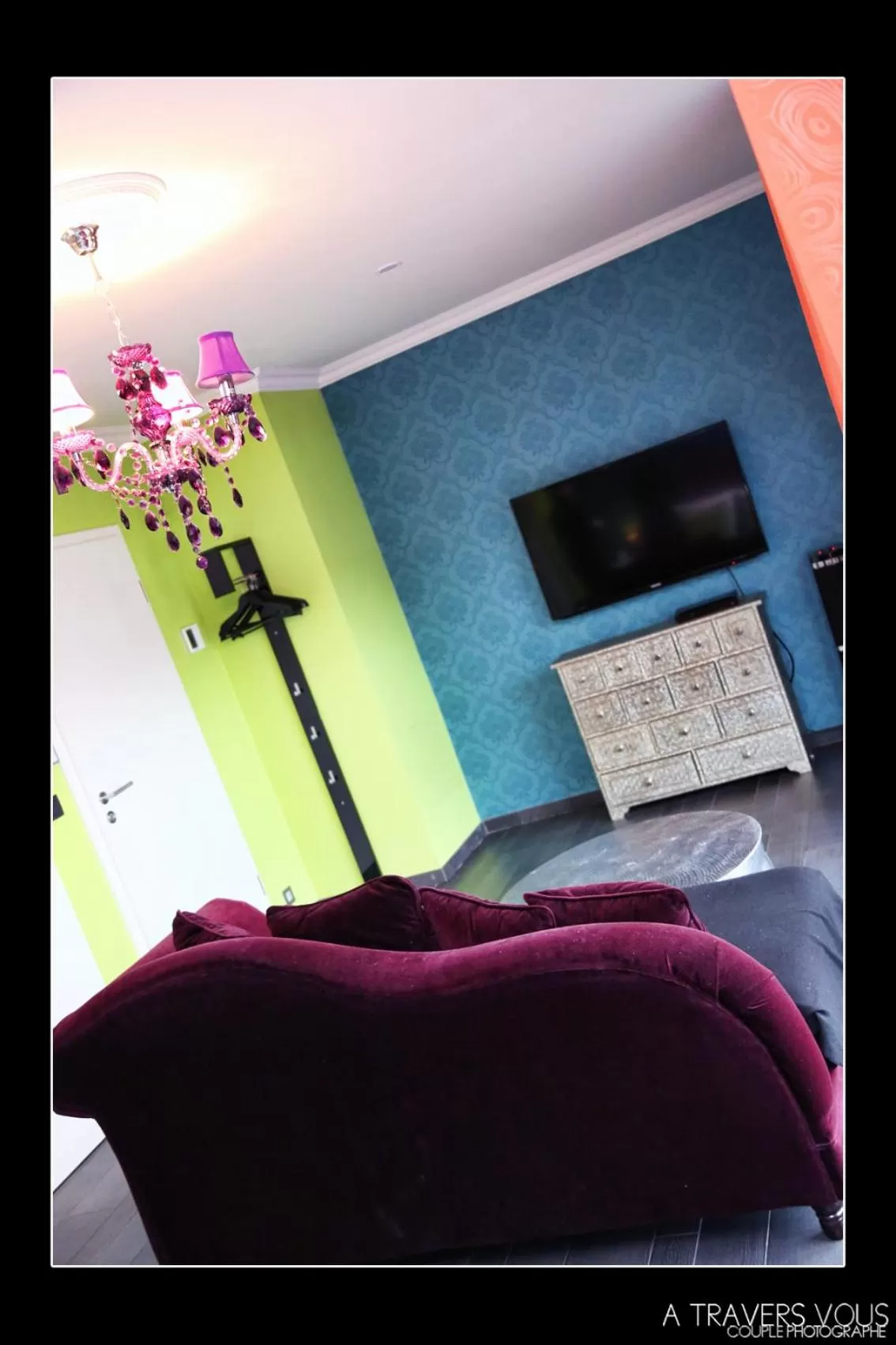 TV and multimedia in V E R O N E - Rooms & Suites - Liège - Rocourt