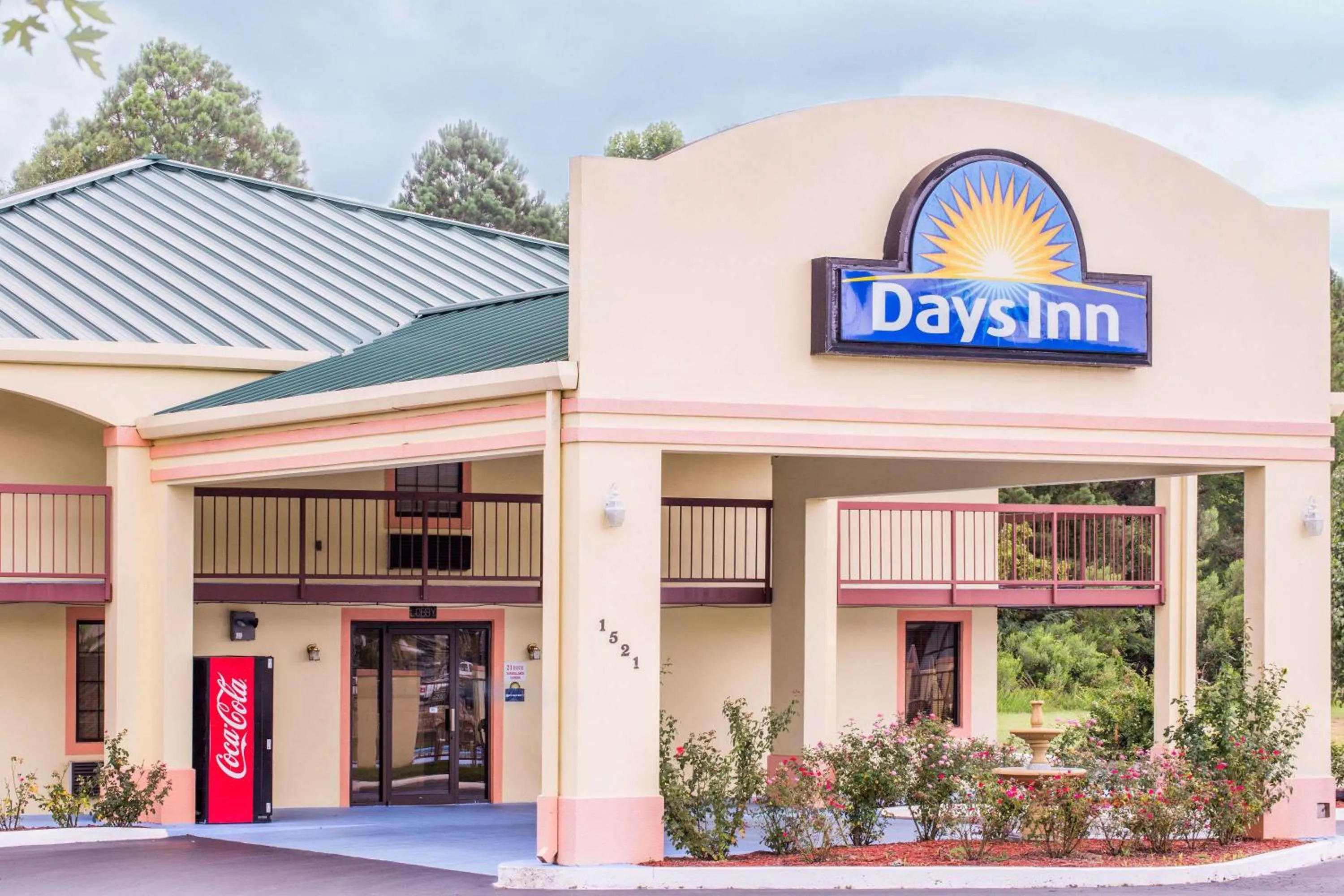 Property building in Days Inn by Wyndham Eufaula AL