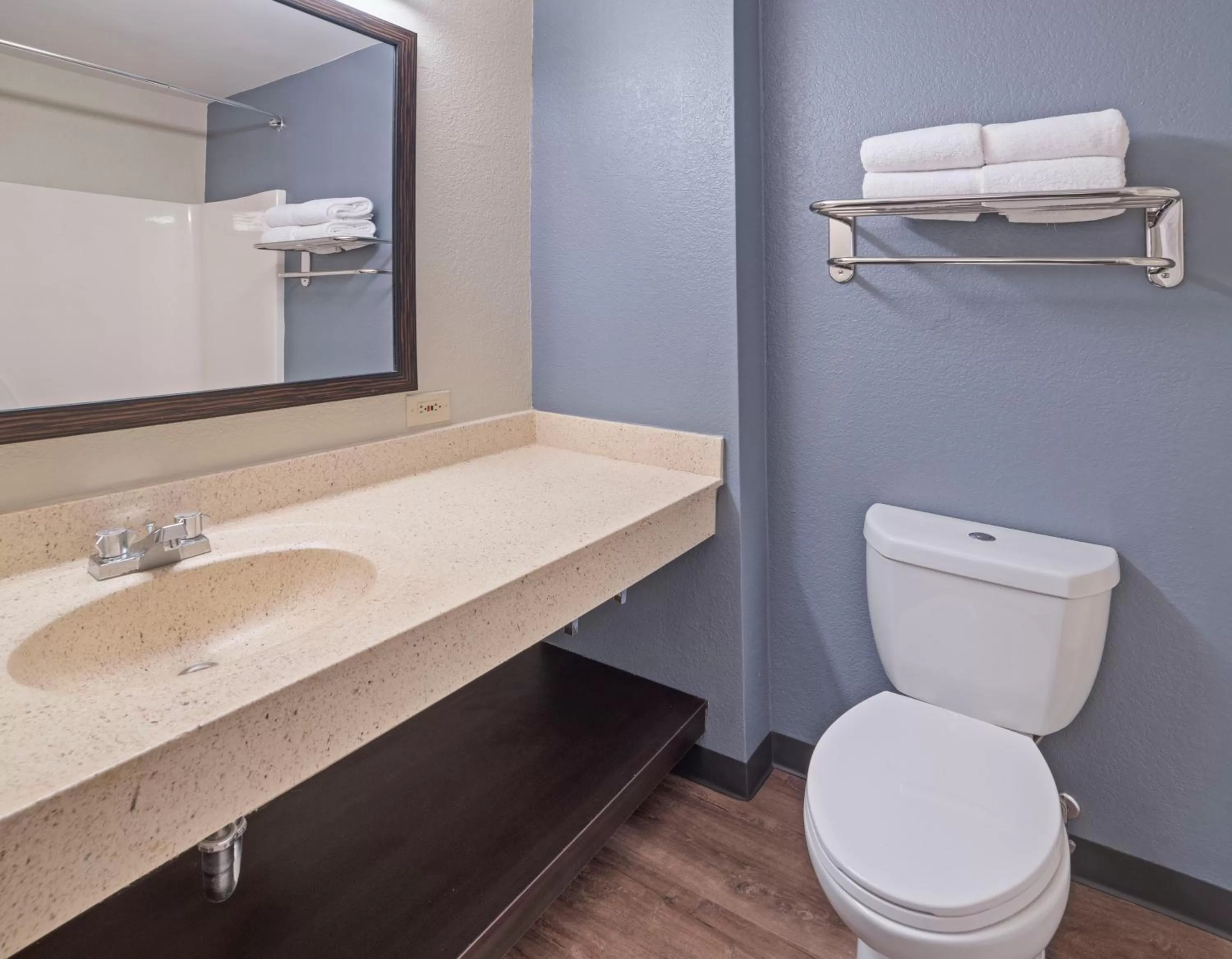Bathroom in Extended Stay America Select Suites - Dallas - Lewisville