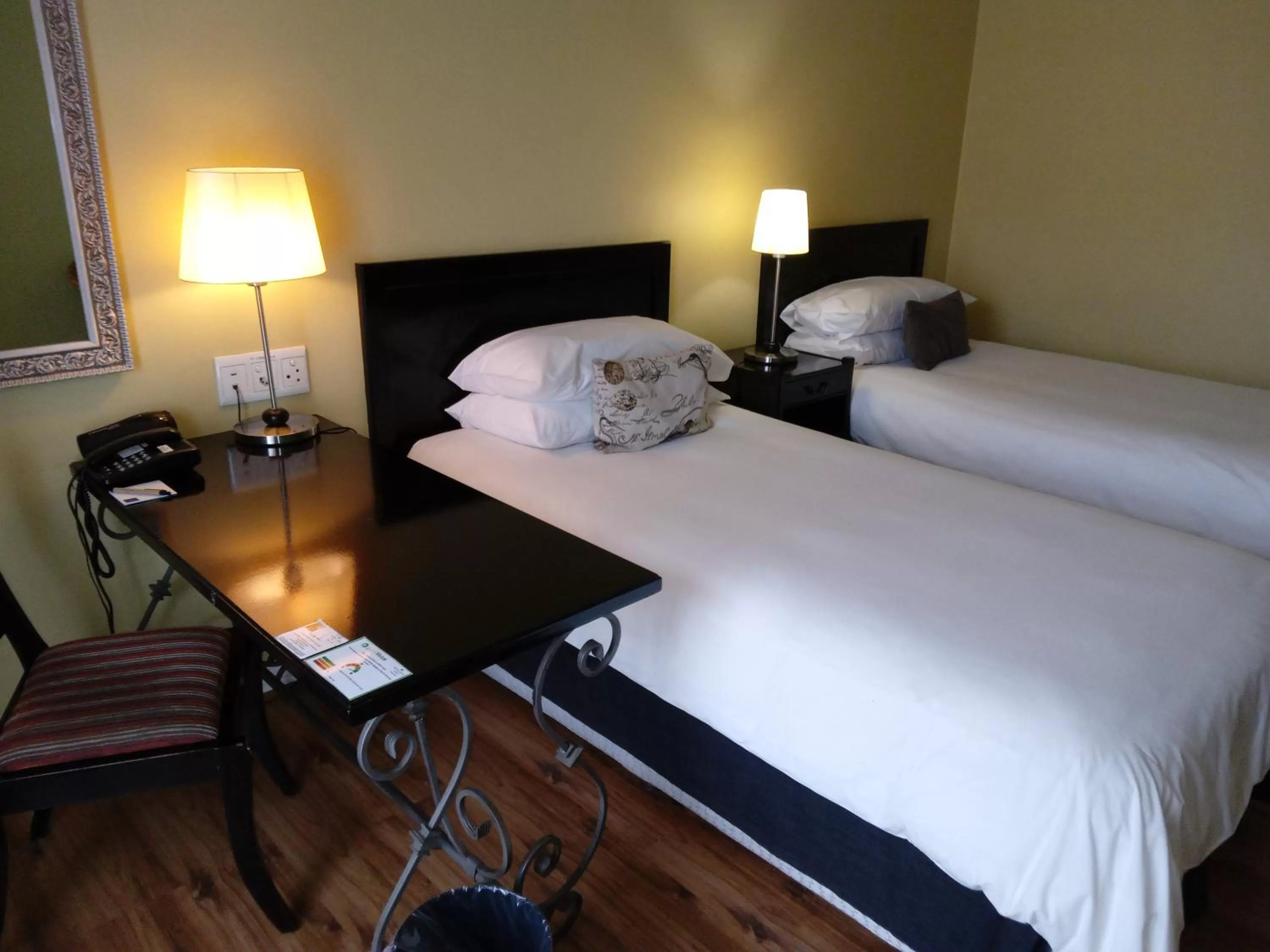 Shower, Bed in Protea Hotel by Marriott Bloemfontein