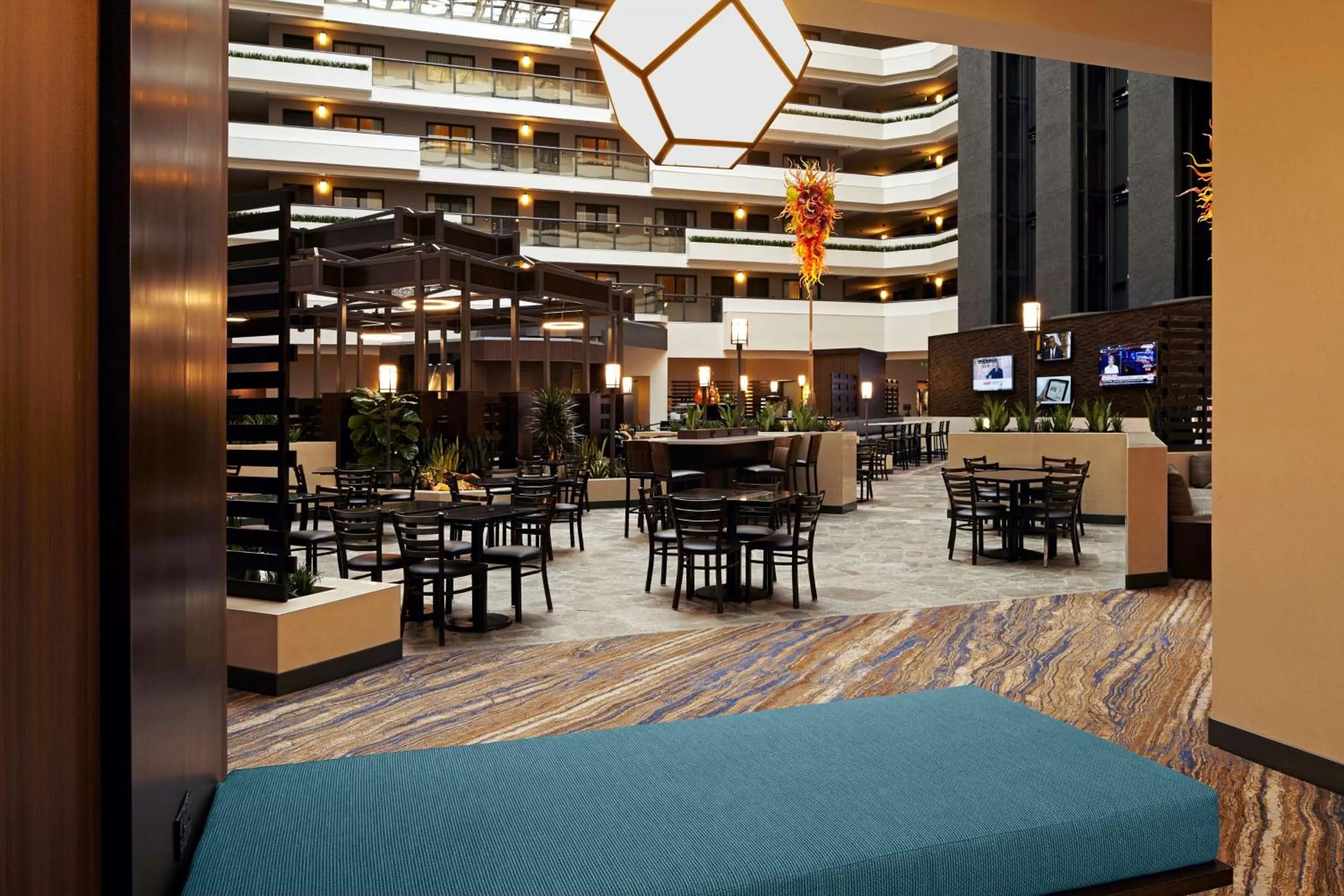 Lobby or reception in Embassy Suites Los Angeles - International Airport/North
