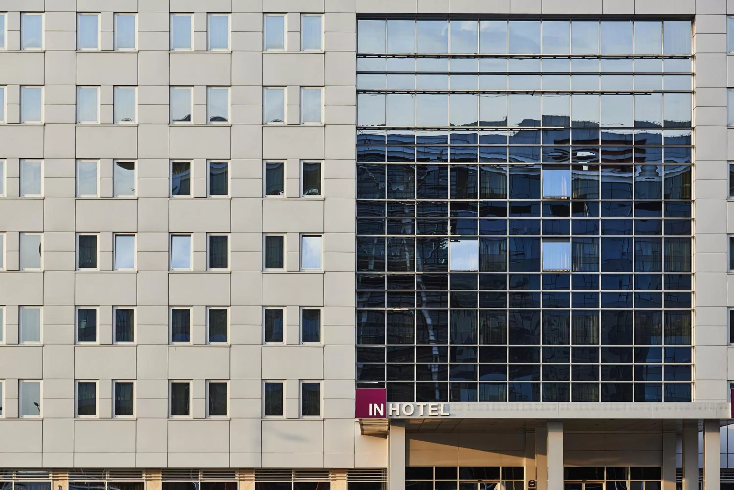 Facade/entrance in IN Hotel Beograd