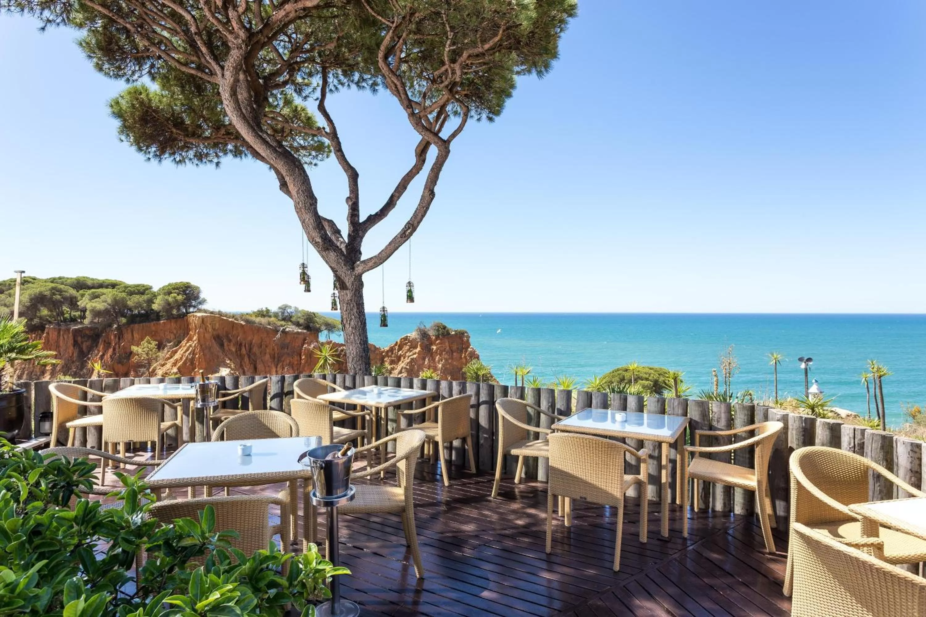 Restaurant/places to eat in Pine Cliffs Residence, a Luxury Collection Resort, Algarve