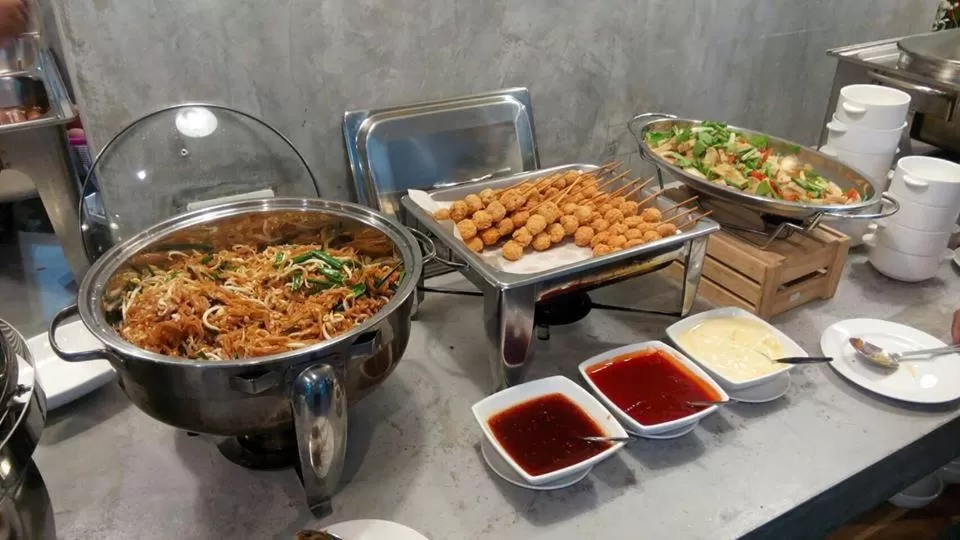 Restaurant/places to eat in We Grand Ever 9