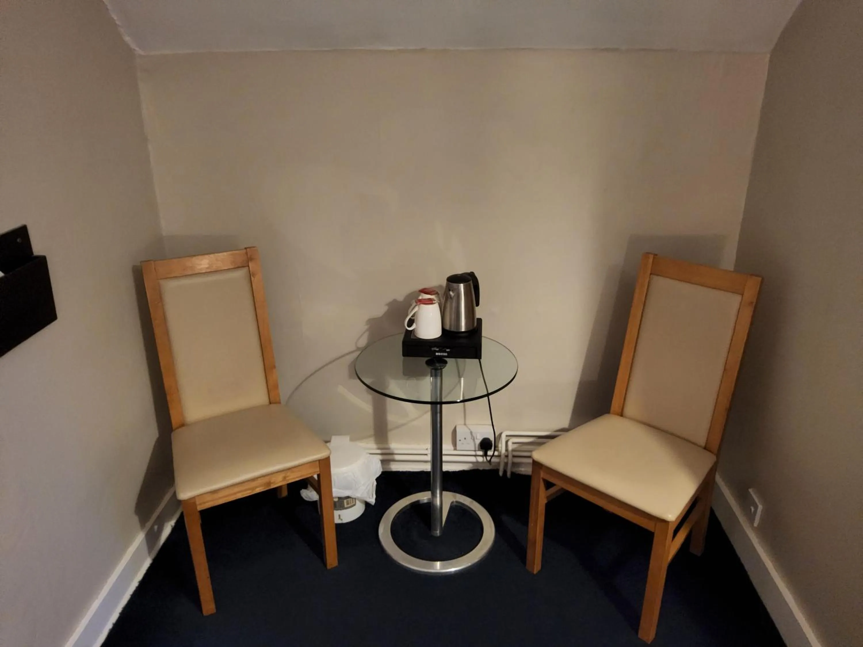 Coffee/tea facilities in The Avenue Hotel