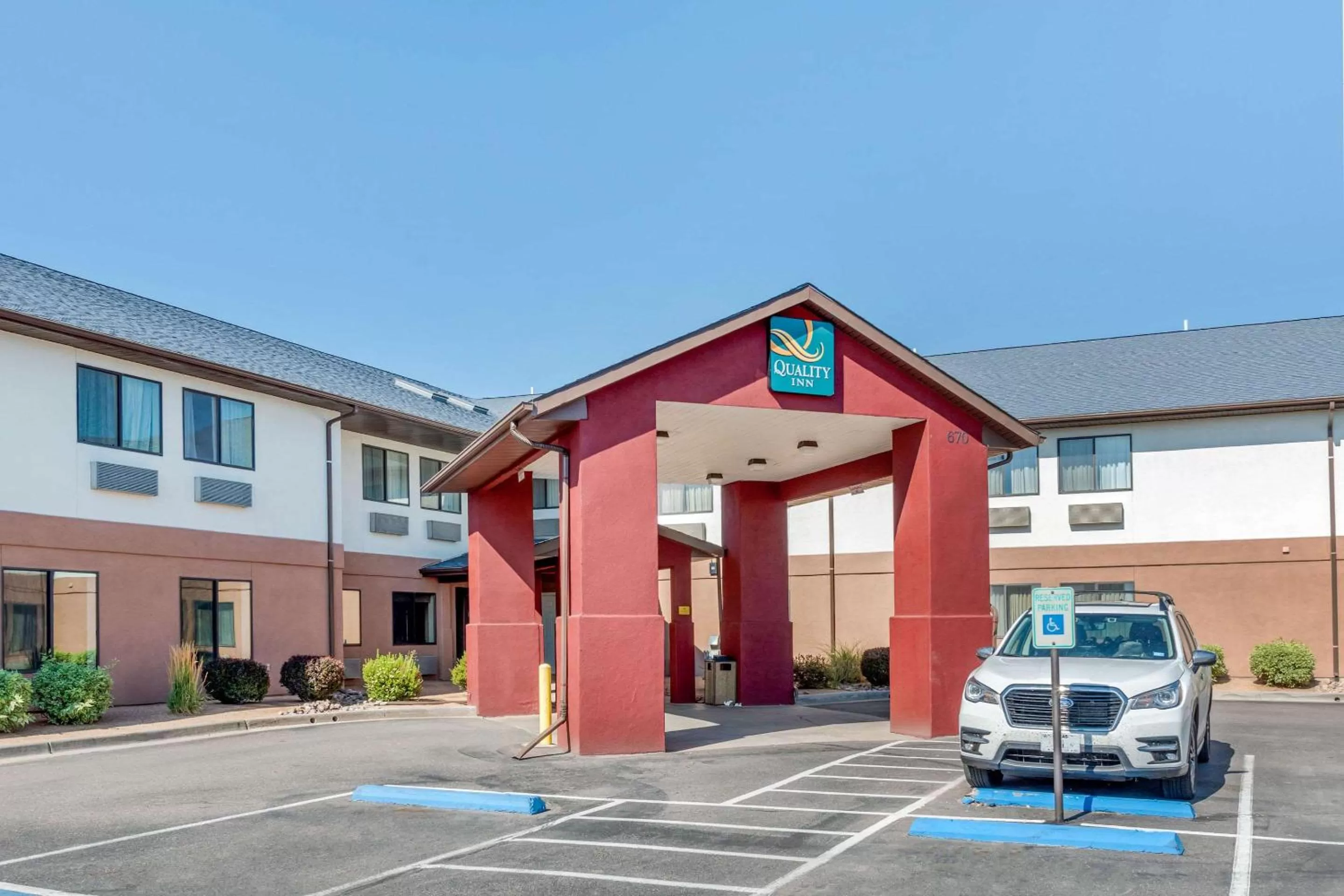 Property building in Quality Inn Pueblo North