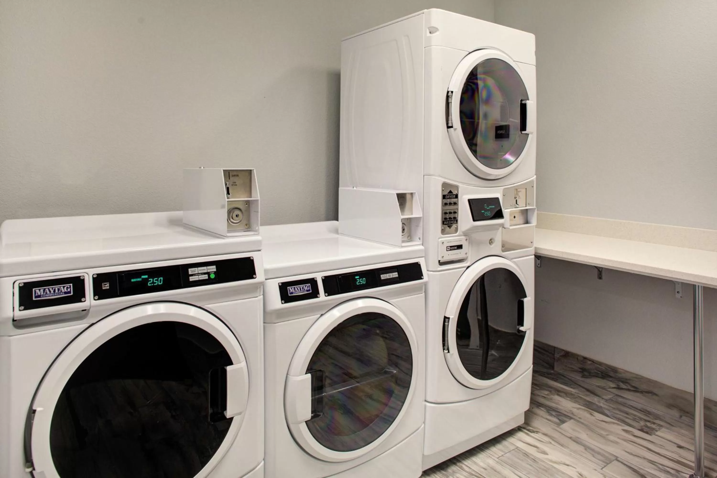 Property building in Hampton Inn Suites Flagstaff East