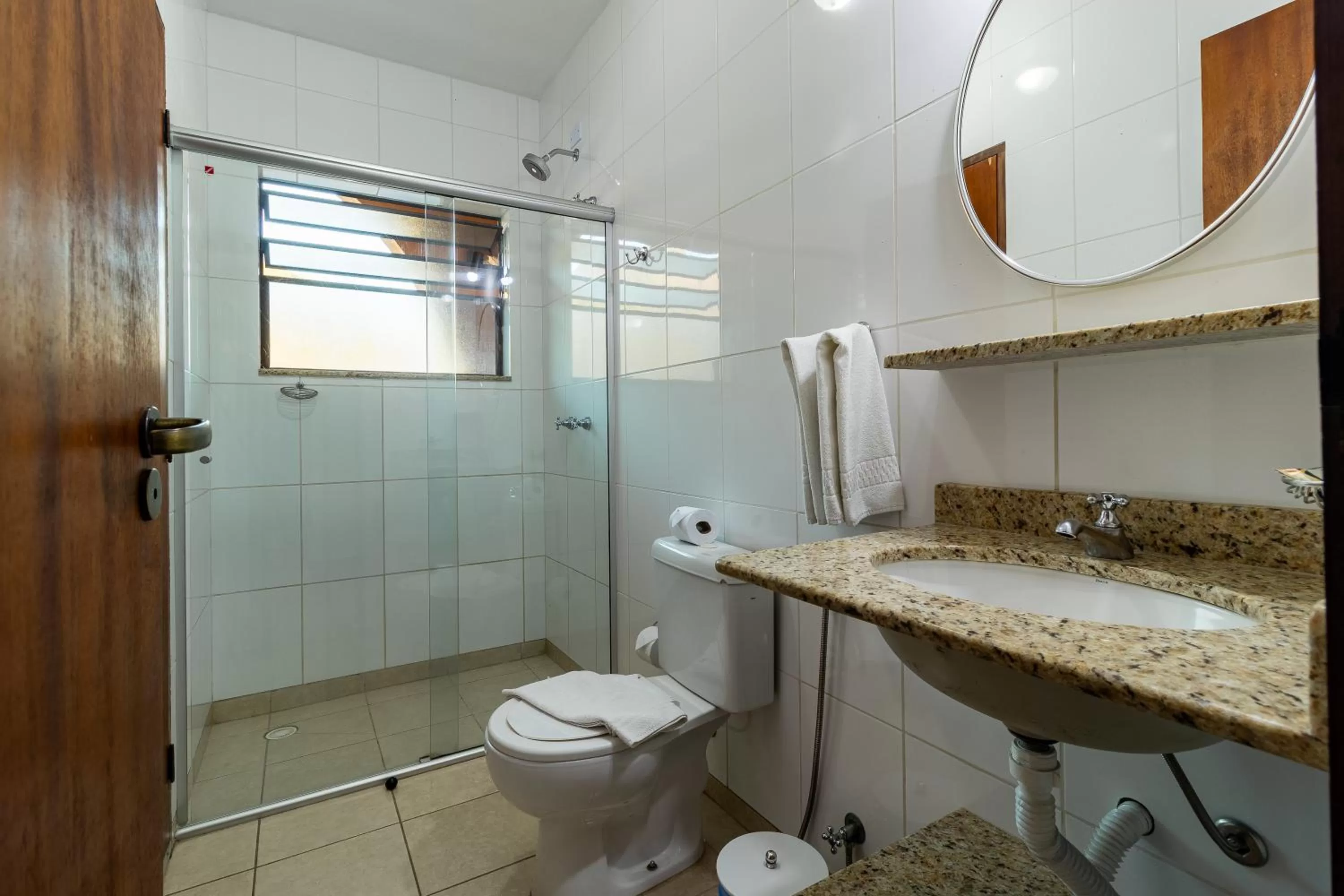 Shower in Pousada Casa Amarela