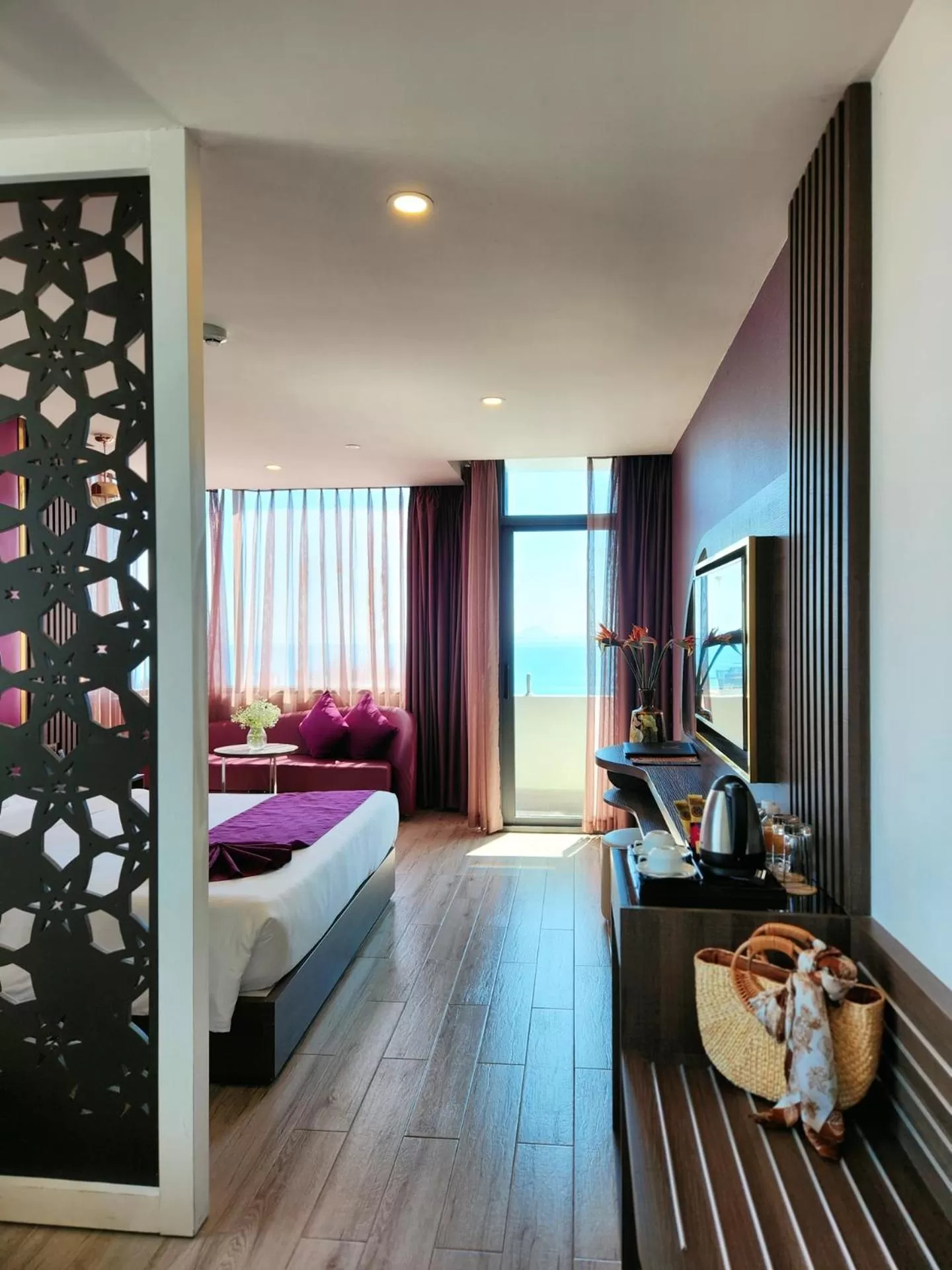 Sea view, Bed in V Hotel Nha Trang