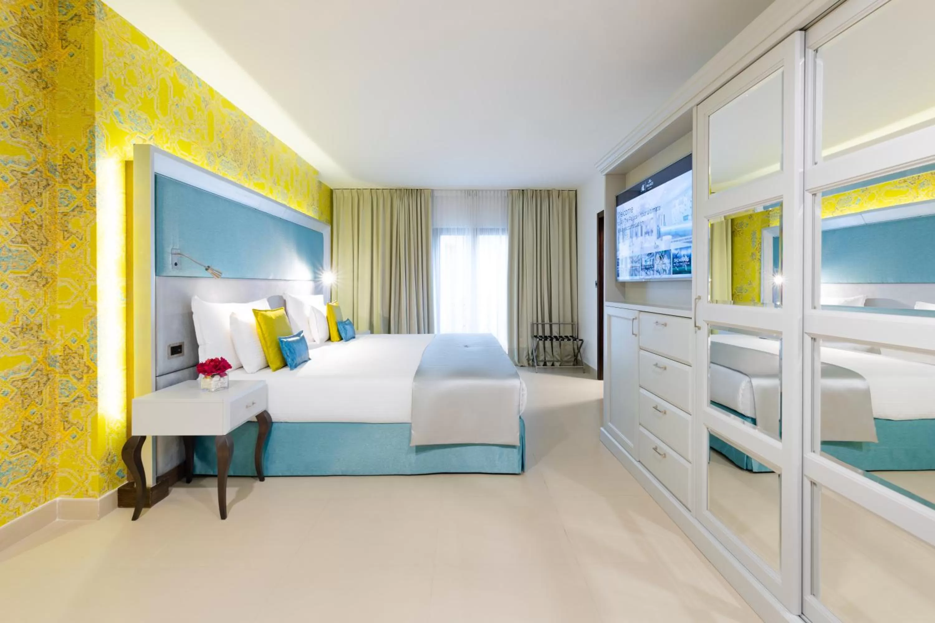 Photo of the whole room, Bed in AX The Palace