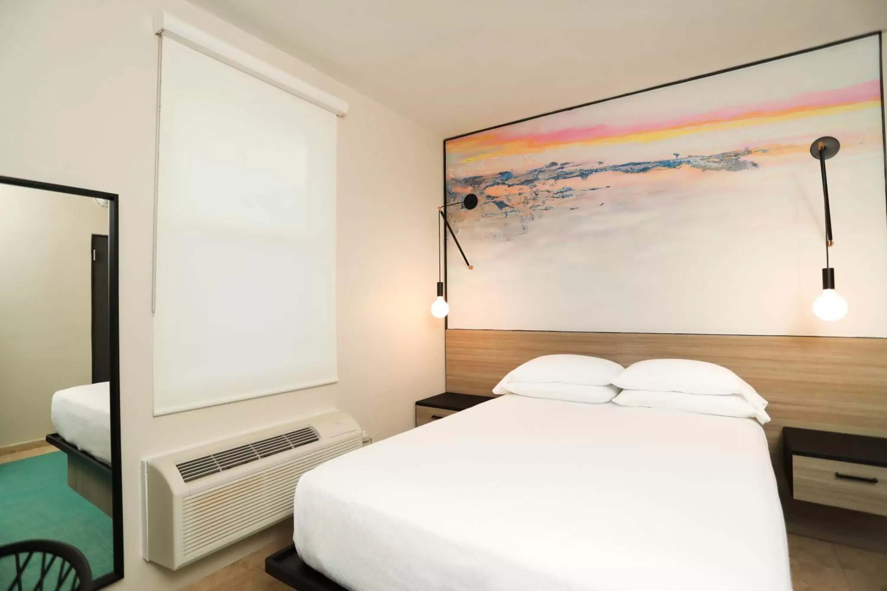 Tryst Classic Queen in The Tryst Beachfront Hotel Tryst Classic Queen in The Tryst Beachfront Hotel