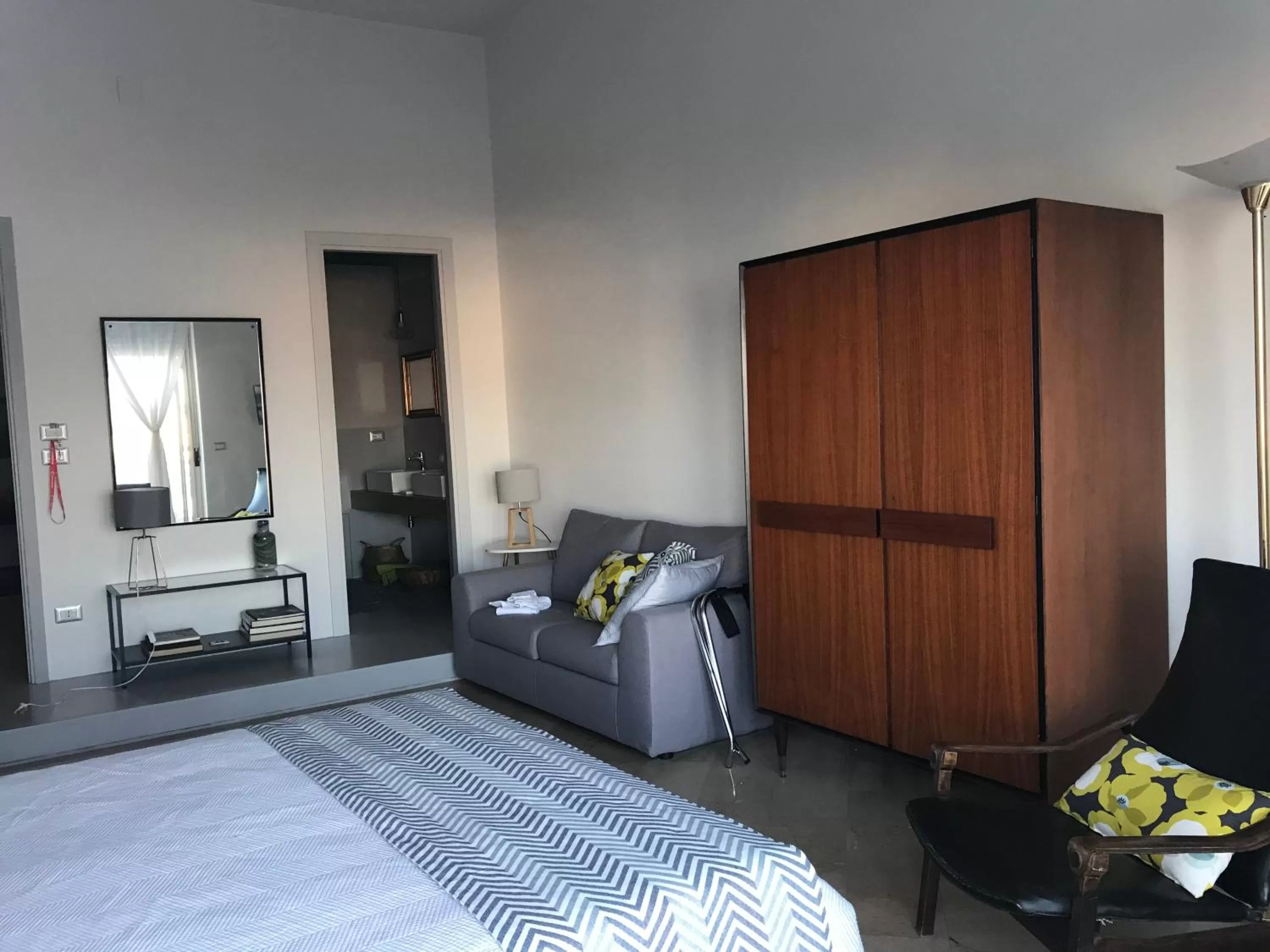 Photo of the whole room, Bed in B&B Questa casa non e'un albergo