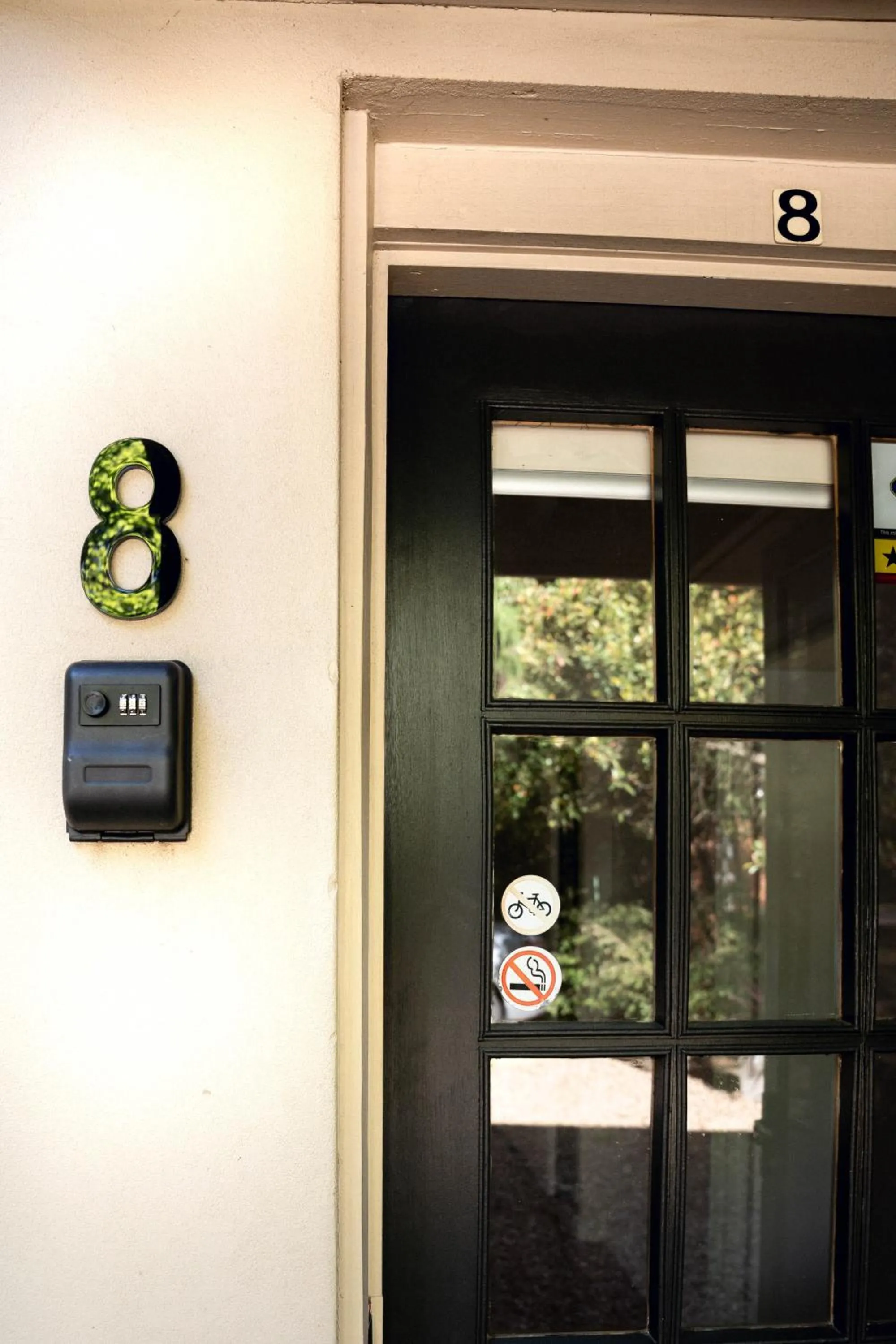 Deluxe Spa Suite with Pool View (room 8) in Adina Lodge Holiday Apartments