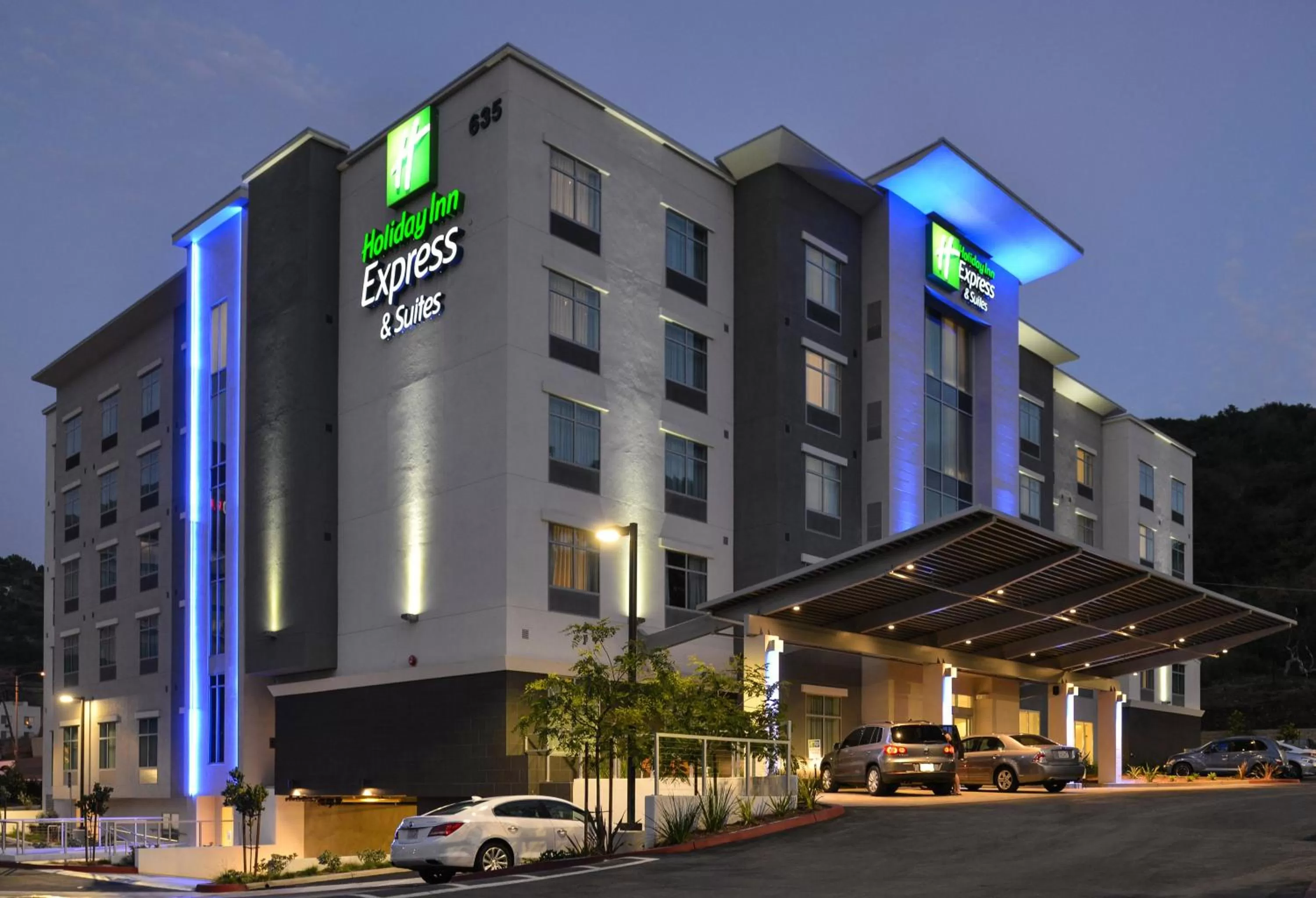 Property building in Holiday Inn Express & Suites San Diego - Mission Valley by IHG