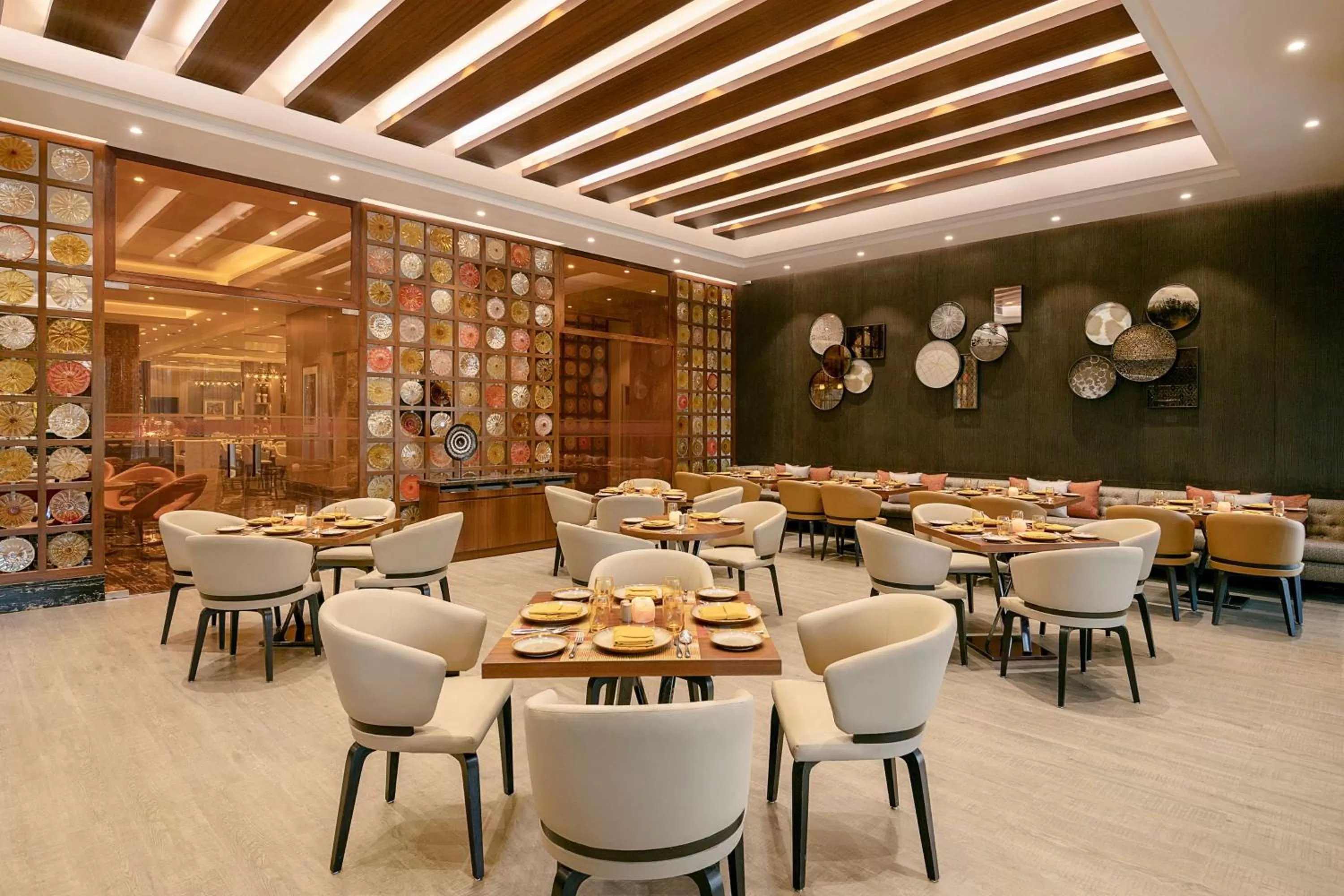 Restaurant/places to eat in Radisson Mumbai Andheri MIDC