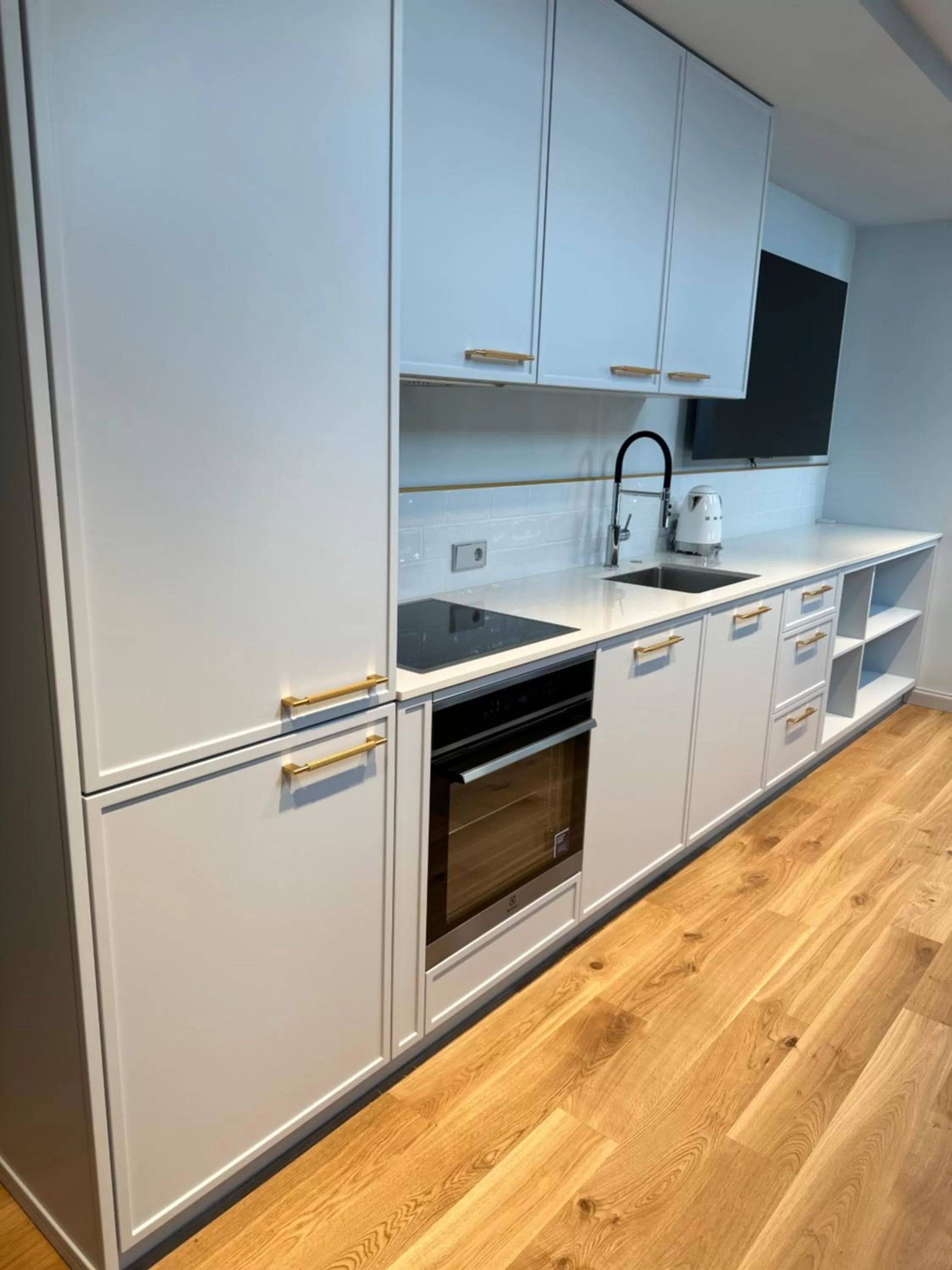 Kitchen or kitchenette, Kitchen/Kitchenette in Roze Center Apartments