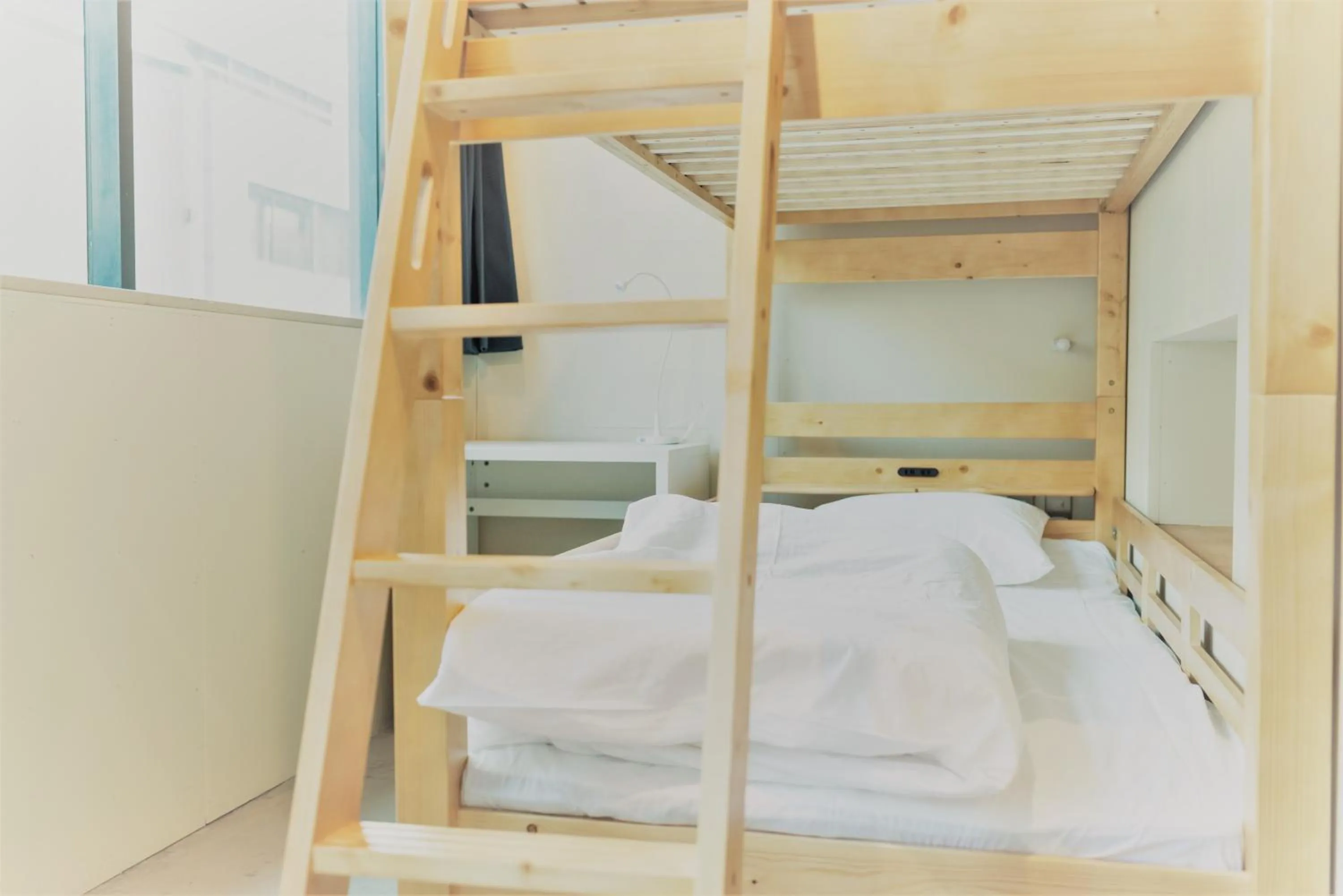 bunk bed, Bed in obi Hostel