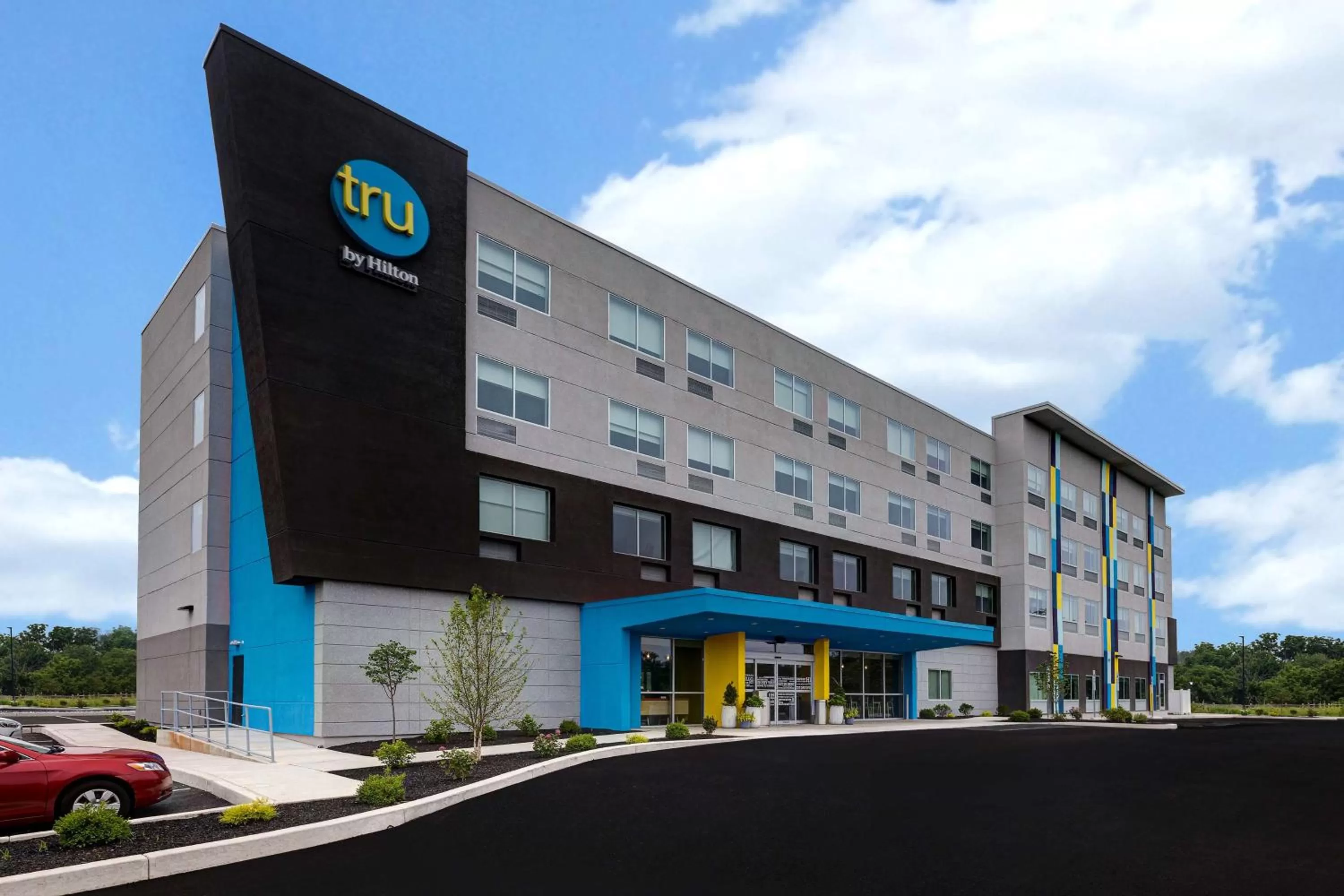 Property building in Tru By Hilton Grantville, Pa