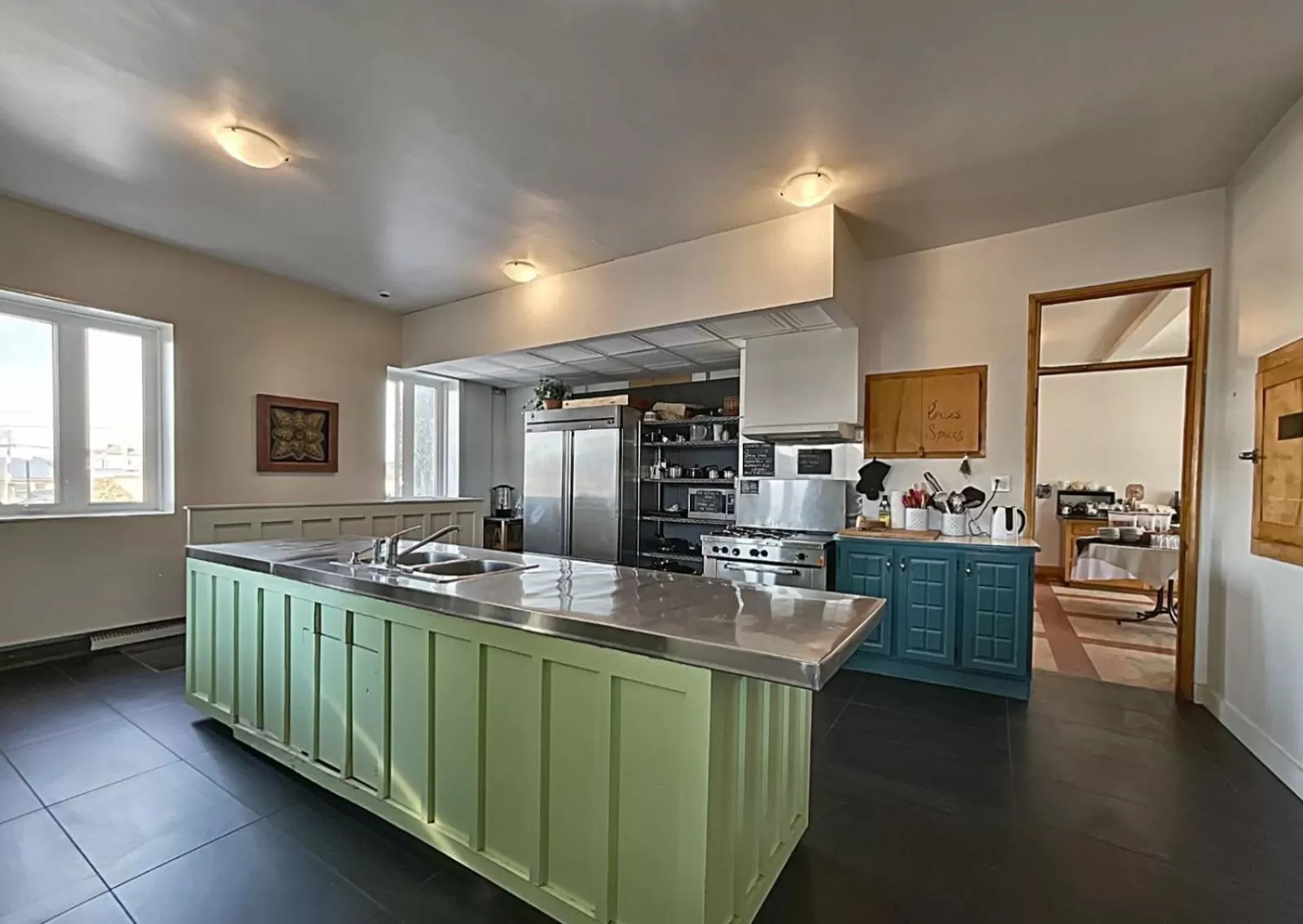 Communal kitchen in Maison Zacharie