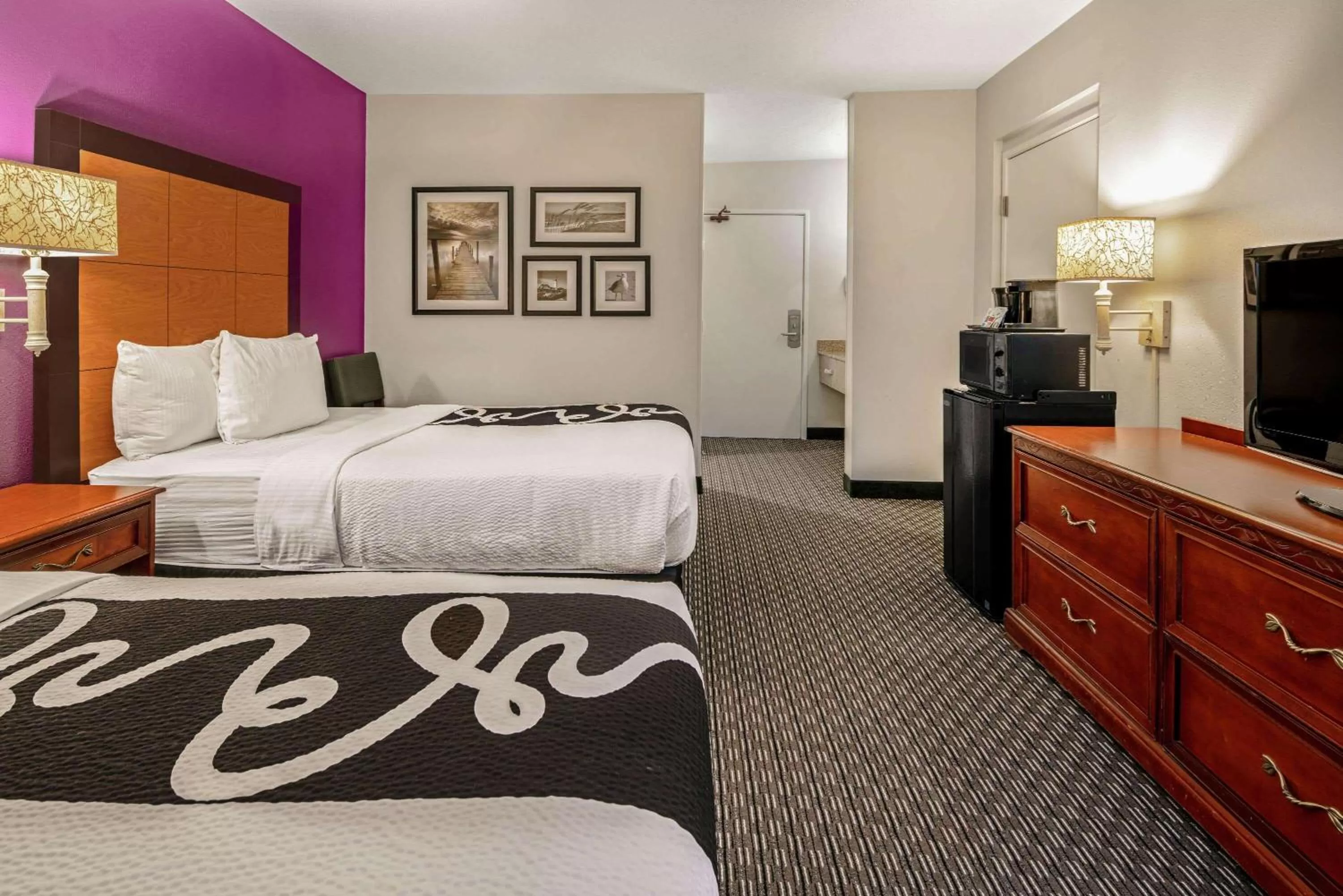 Photo of the whole room, Bed in La Quinta by Wyndham Naples East (I-75)