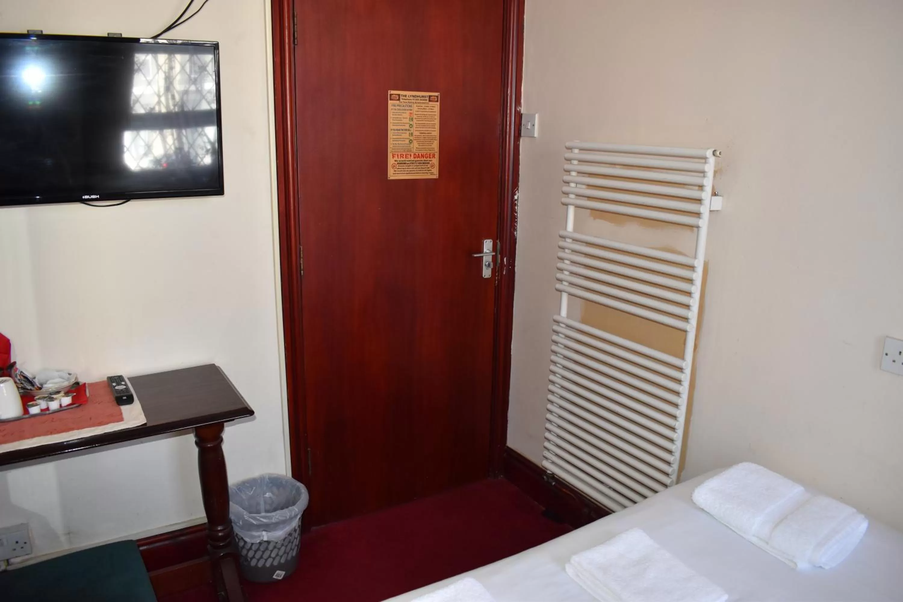 Bedroom, Bed in Lyndhurst Hotel