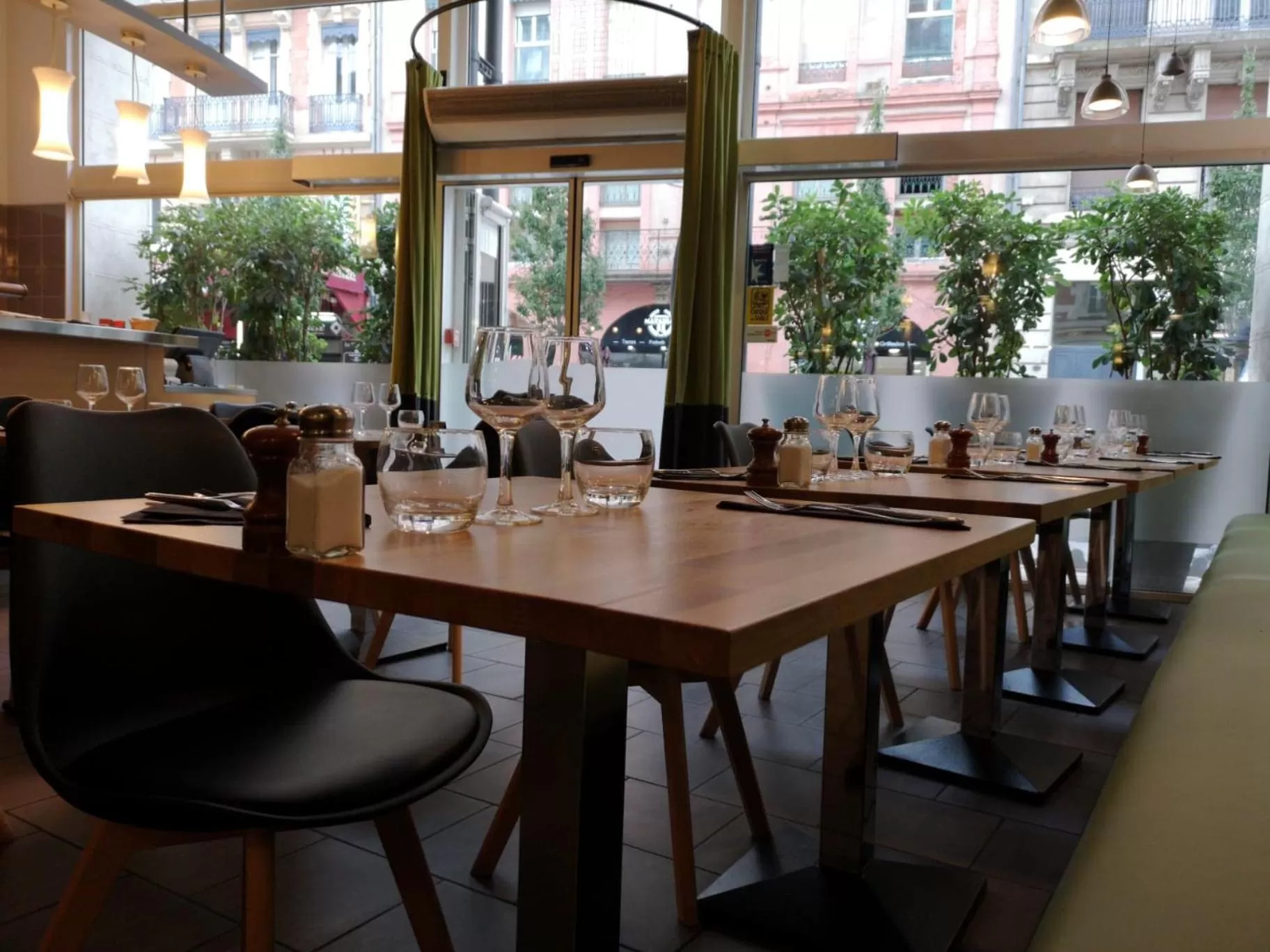 Restaurant/places to eat in ibis Toulouse Gare Matabiau